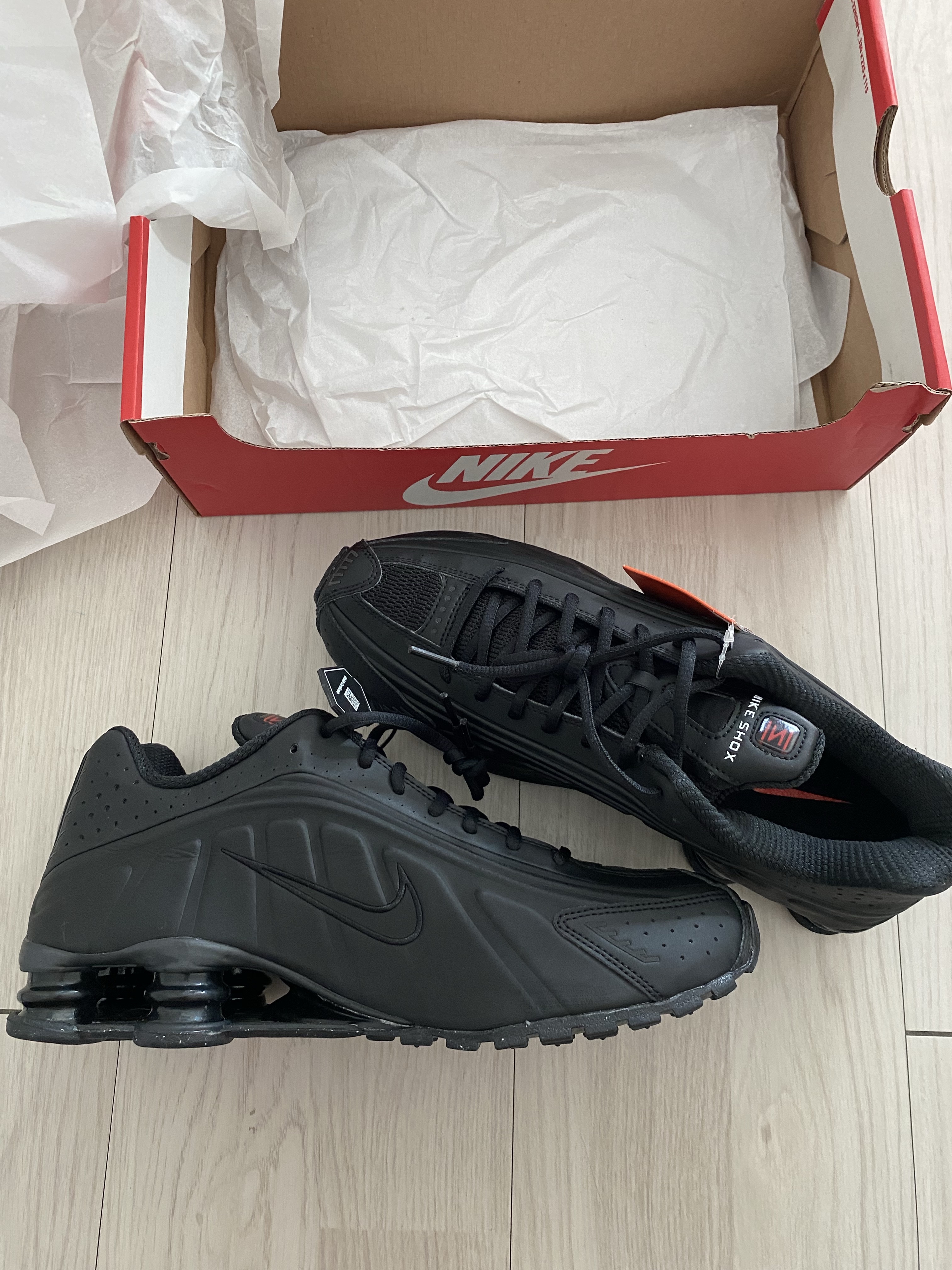 (W) Nike Shox R4 Black 착용 스타일