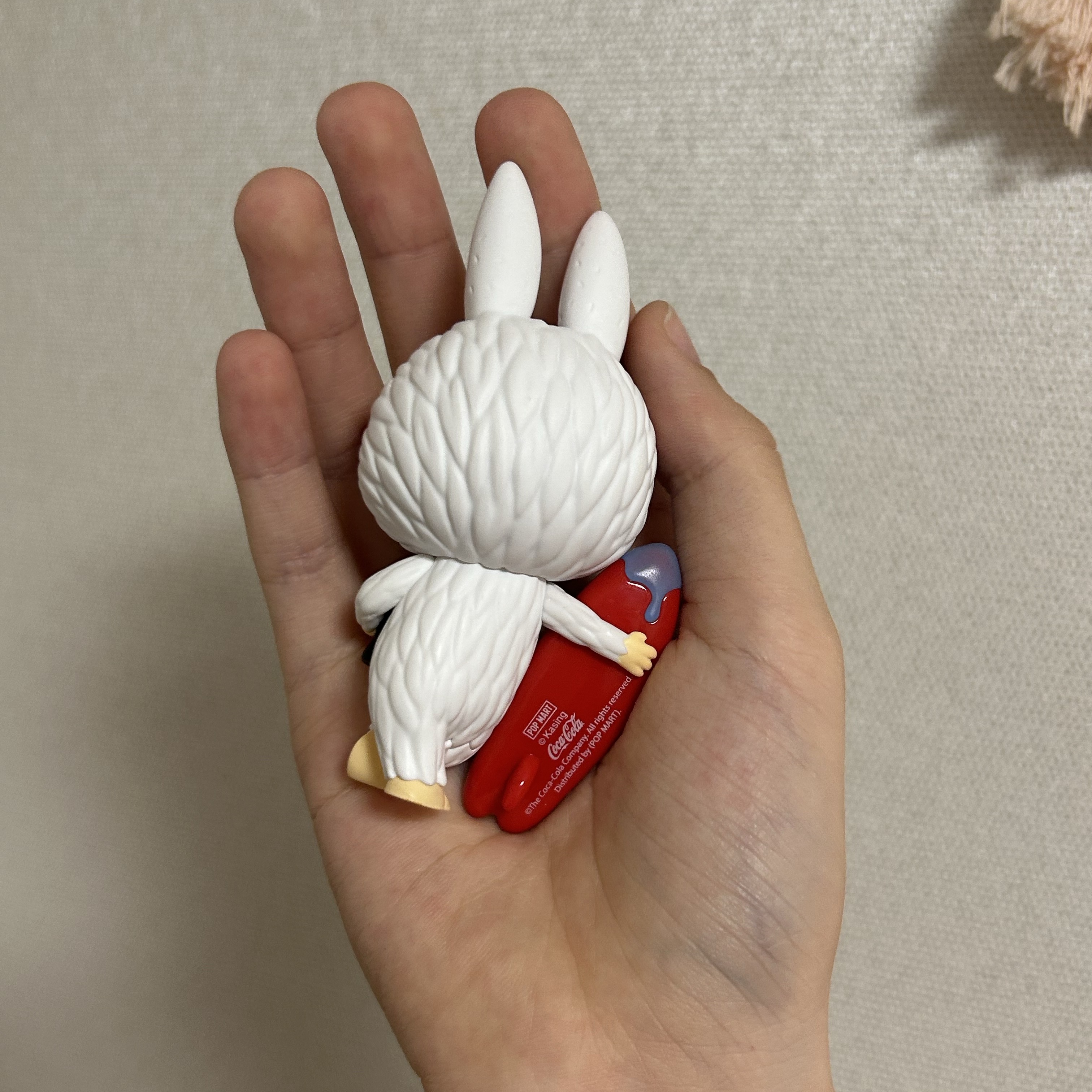 Pop Mart Labubu Coca Cola Series Figures Surf with Me (Opened Case) 착용 스타일 - 4