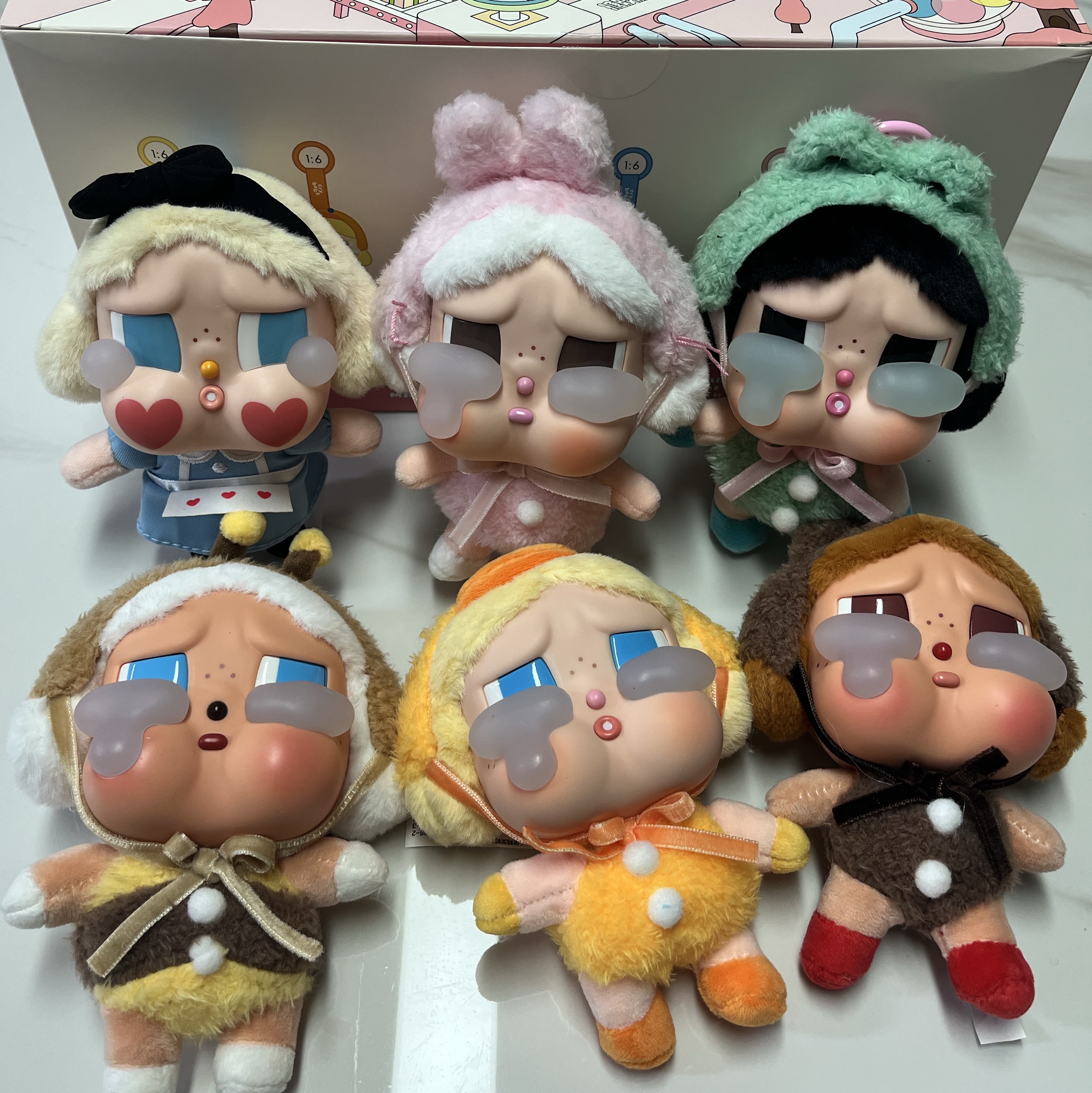 Pop Mart Crybaby Crying Again Series Plush Keyring Sealed Case (6 Blind Boxes) 착용 스타일 - 9