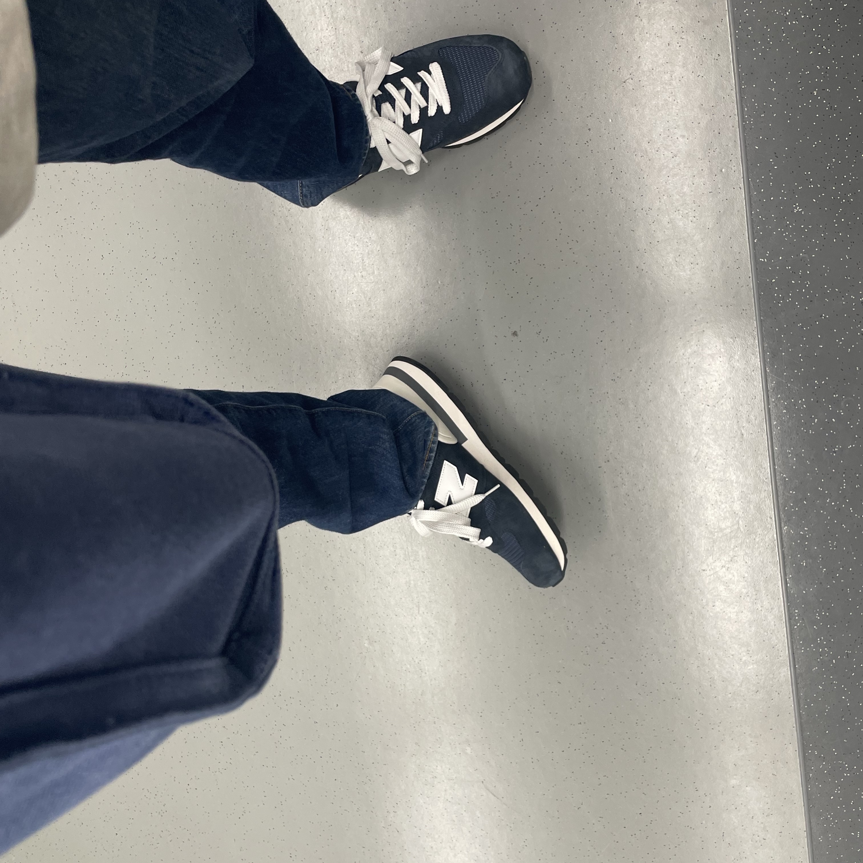 New Balance 990v1 Made in USA Navy 착용 스타일