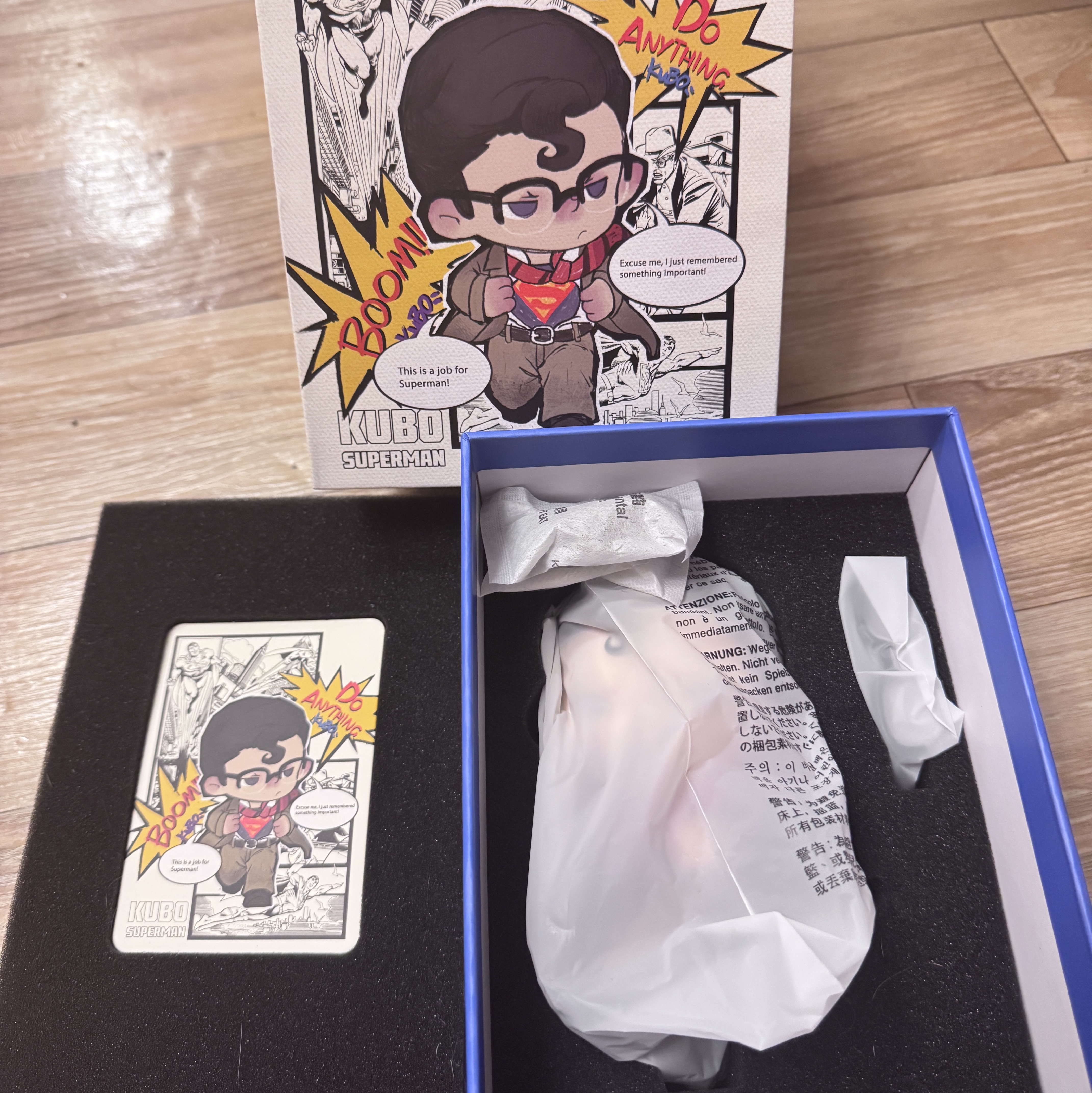 Pop Mart Superman Kubo Figurine 착용 스타일