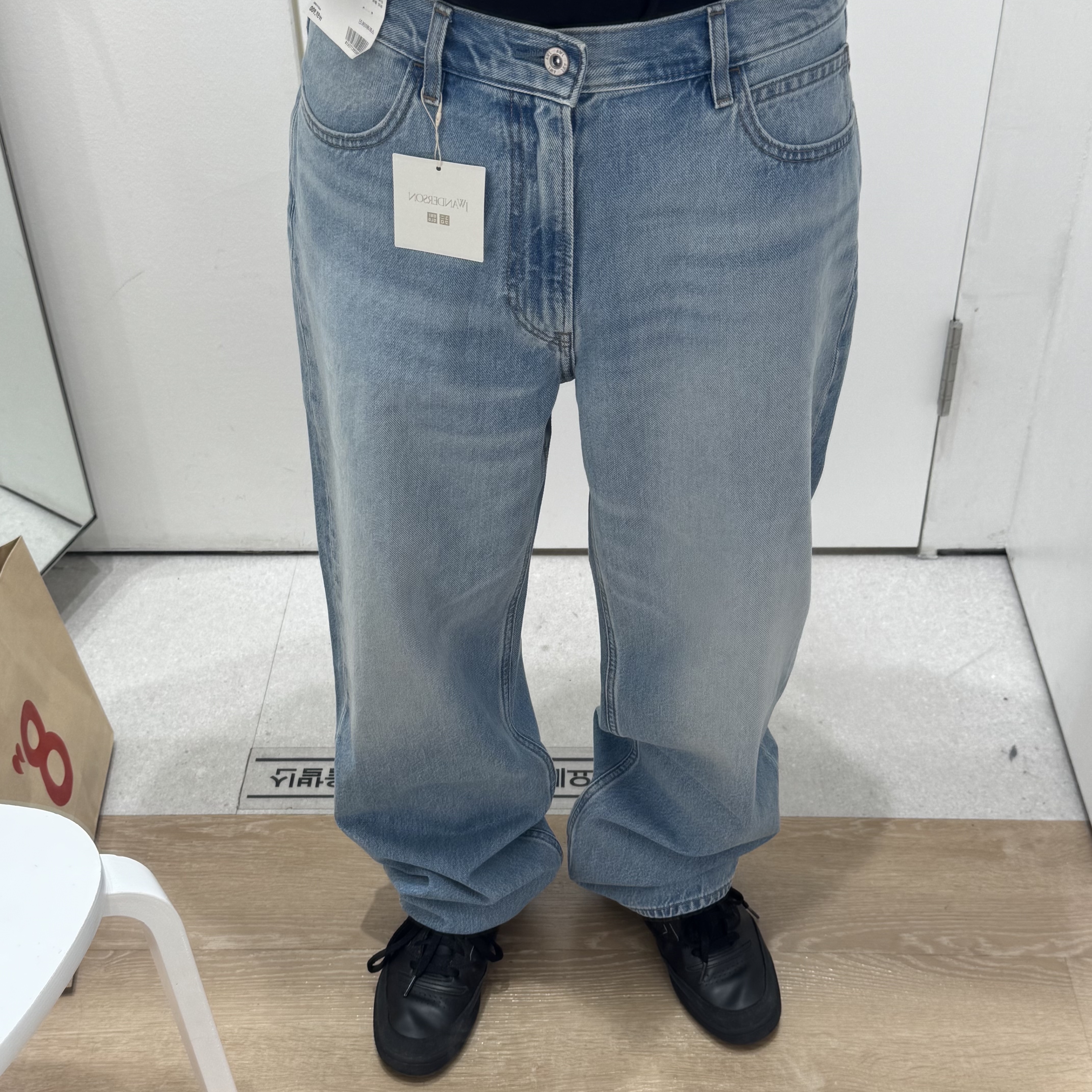 Reebok x Maison Margiela Club C Memory of Shoes Black, Uniqlo x JW Anderson Straight Jean Blue - KR 착용 스타일 - 1