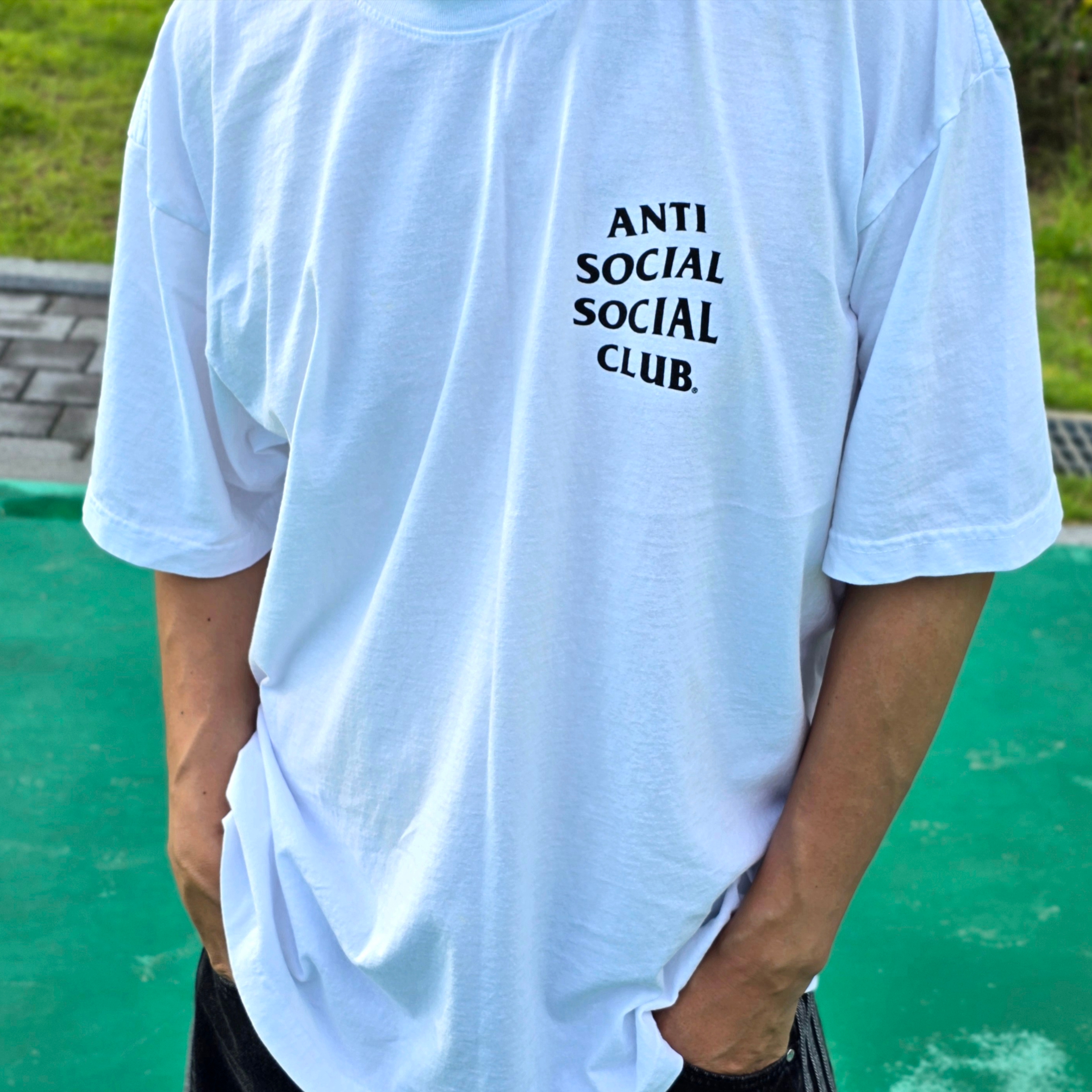 Anti Social Social Club Mind Games S/S Tee White 착용 스타일 - 1
