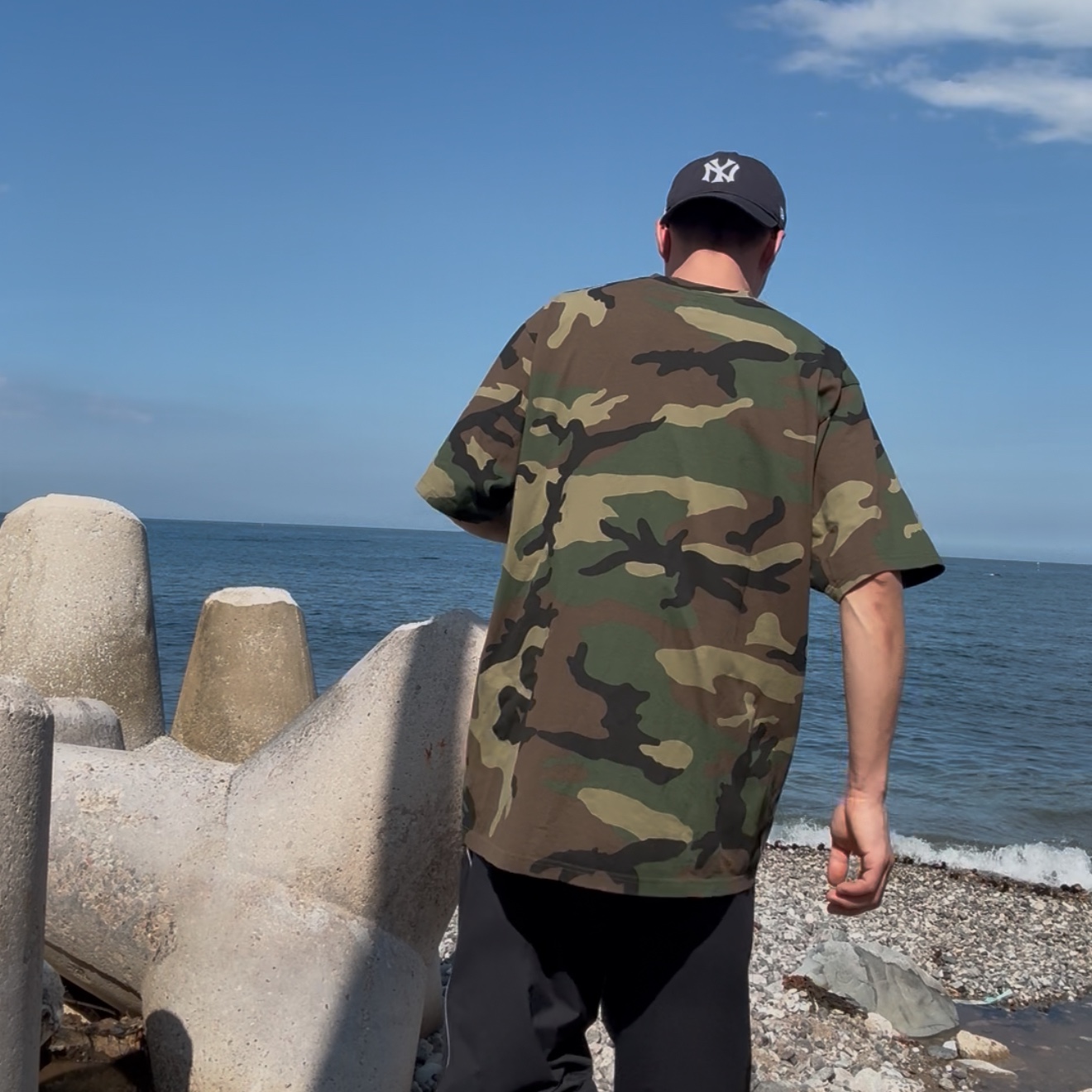 New Era x Thisisneverthat TNT 920UNST New York Yankees Ball Cap Navy, Supreme Small Box T-Shirt Woodland Camo - 25SS 착용 스타일 - 2