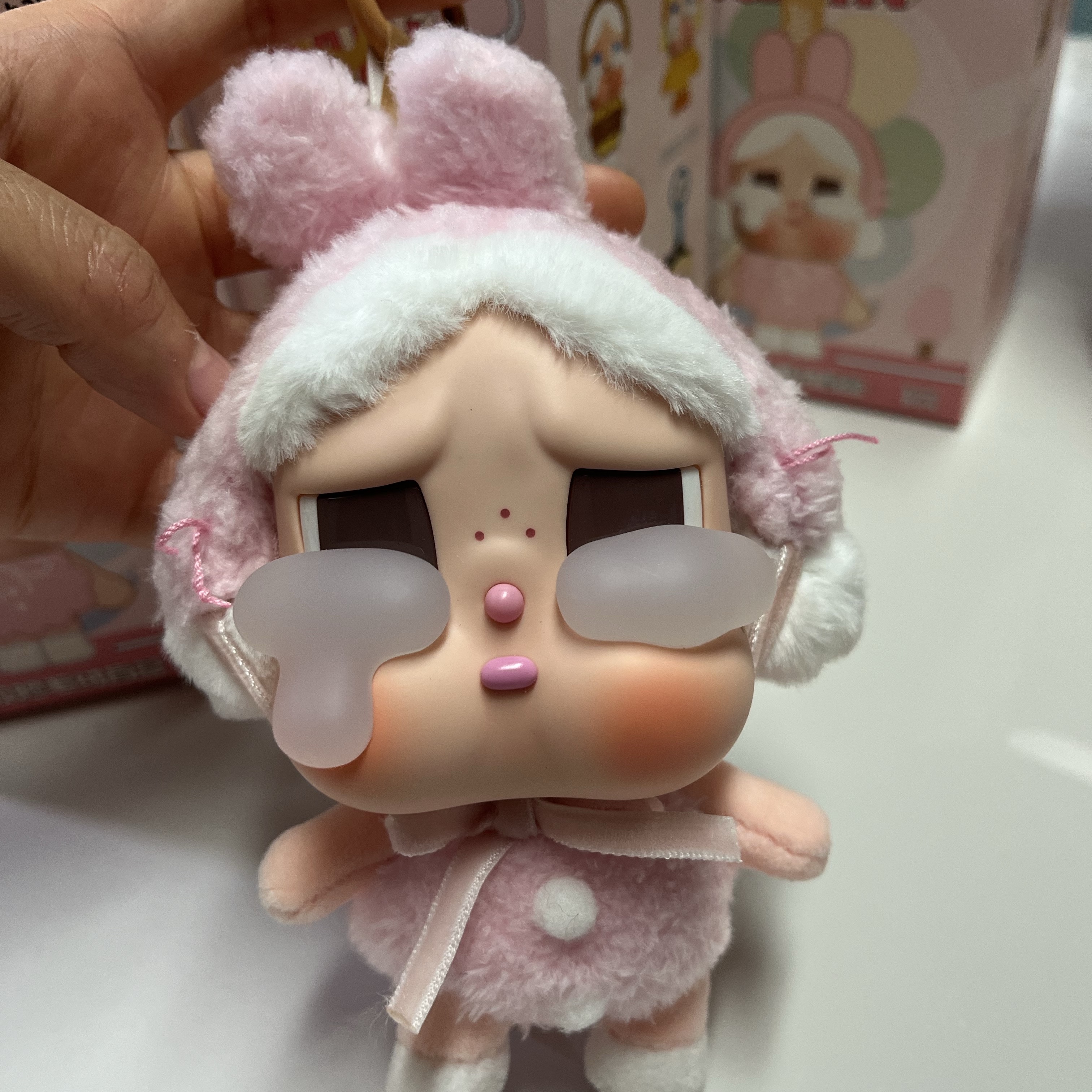 Pop Mart Crybaby Crying Again Series Plush Keyring Sealed Case (6 Blind Boxes) 착용 스타일 - 7