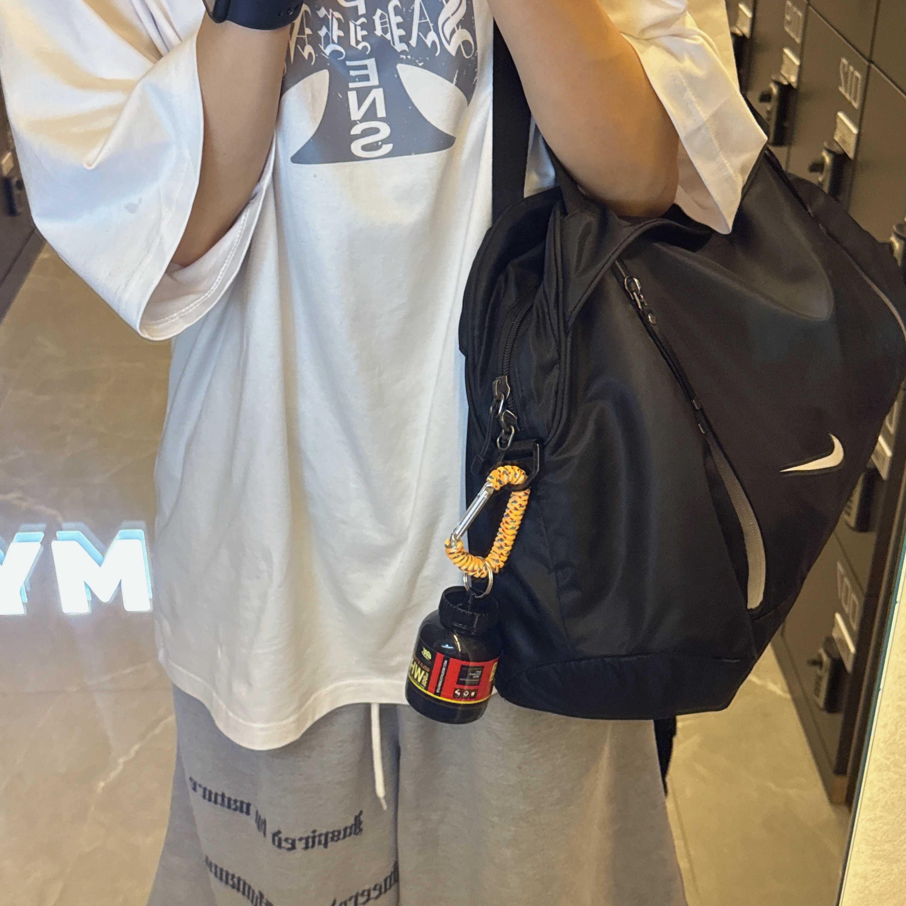 [KREAM 단독] Sapiens Neo Sapiens Over Fit Short Sleeves White, [KREAM 단독] Sapiens Engineered Over Fit Shorts Gray 착용 스타일 - 3