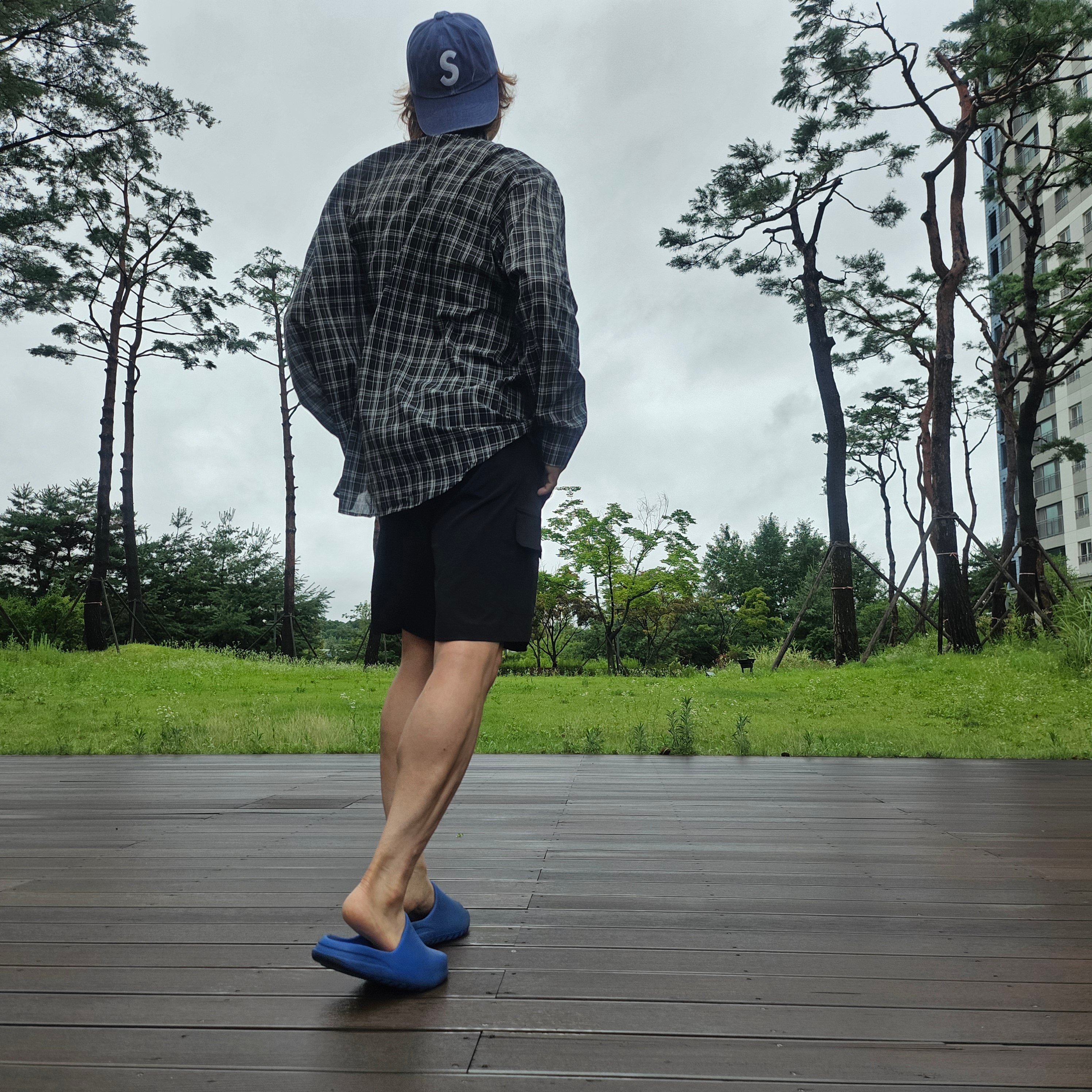 Supreme Pigment Canvas S Logo 6-Panel Navy - 23SS, Adidas Yeezy Slide Azure 착용 스타일 - 2
