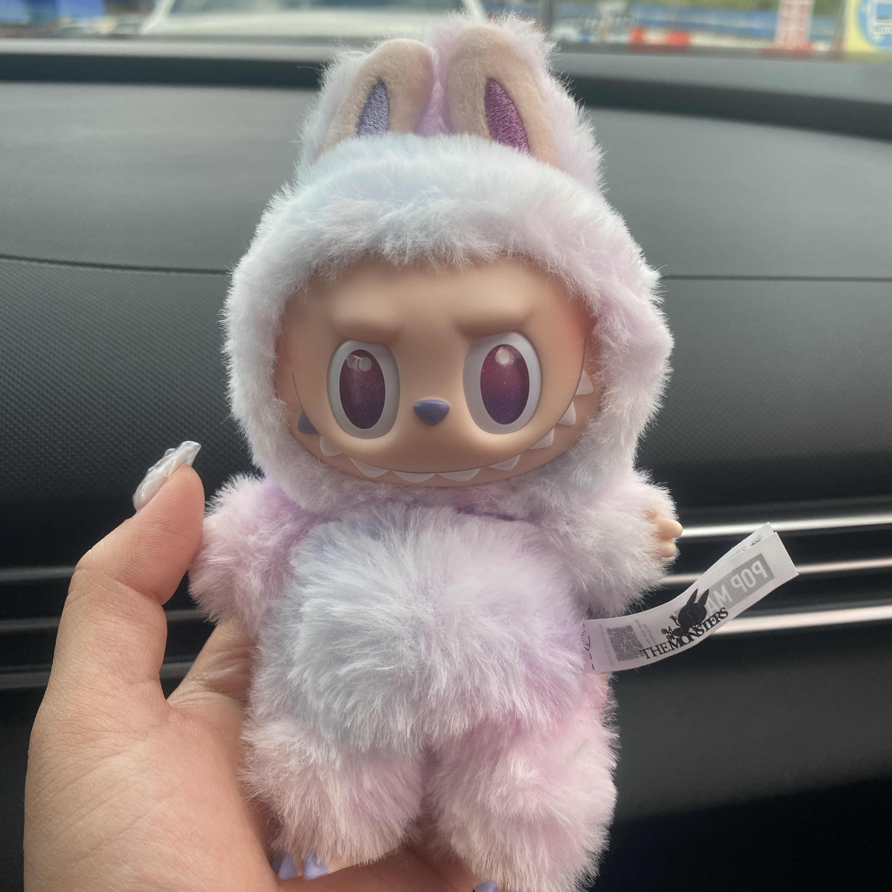 Pop Mart Labubu The Monsters Highlight Series Sealed Case (1 Blind Box) 착용 스타일
