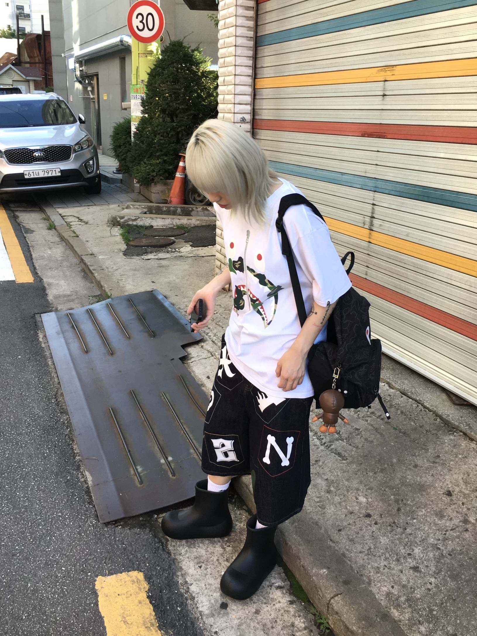 BAPE ABC Camo Rebuild Shark T-Shirt White, Taw&Toe Zerovity Murff Black 착용 스타일 - 4
