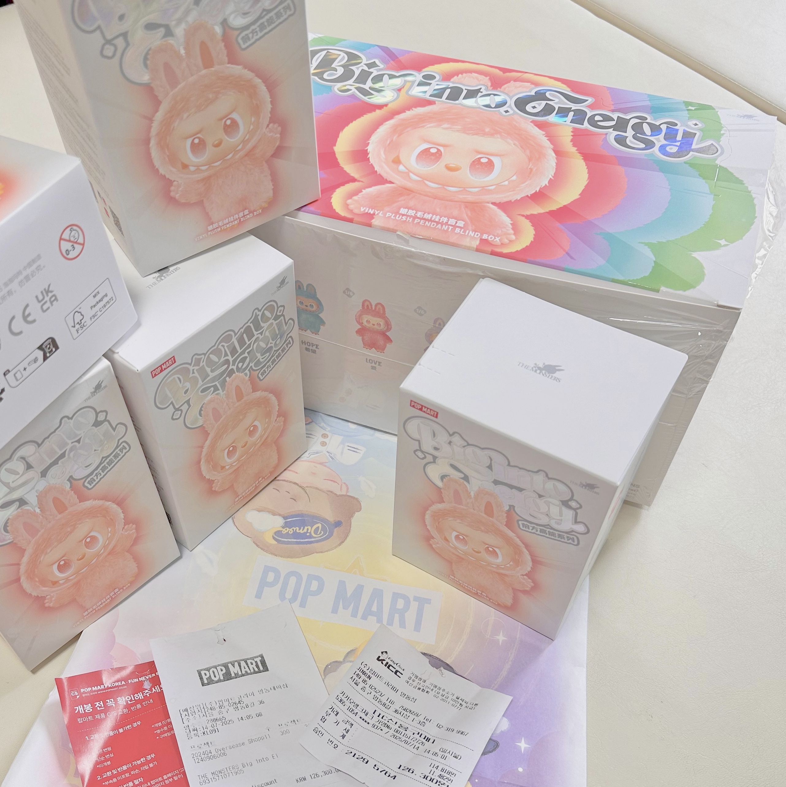 Pop Mart Labubu The Monsters Highlight Series Sealed Case (1 Blind Box) 착용 스타일