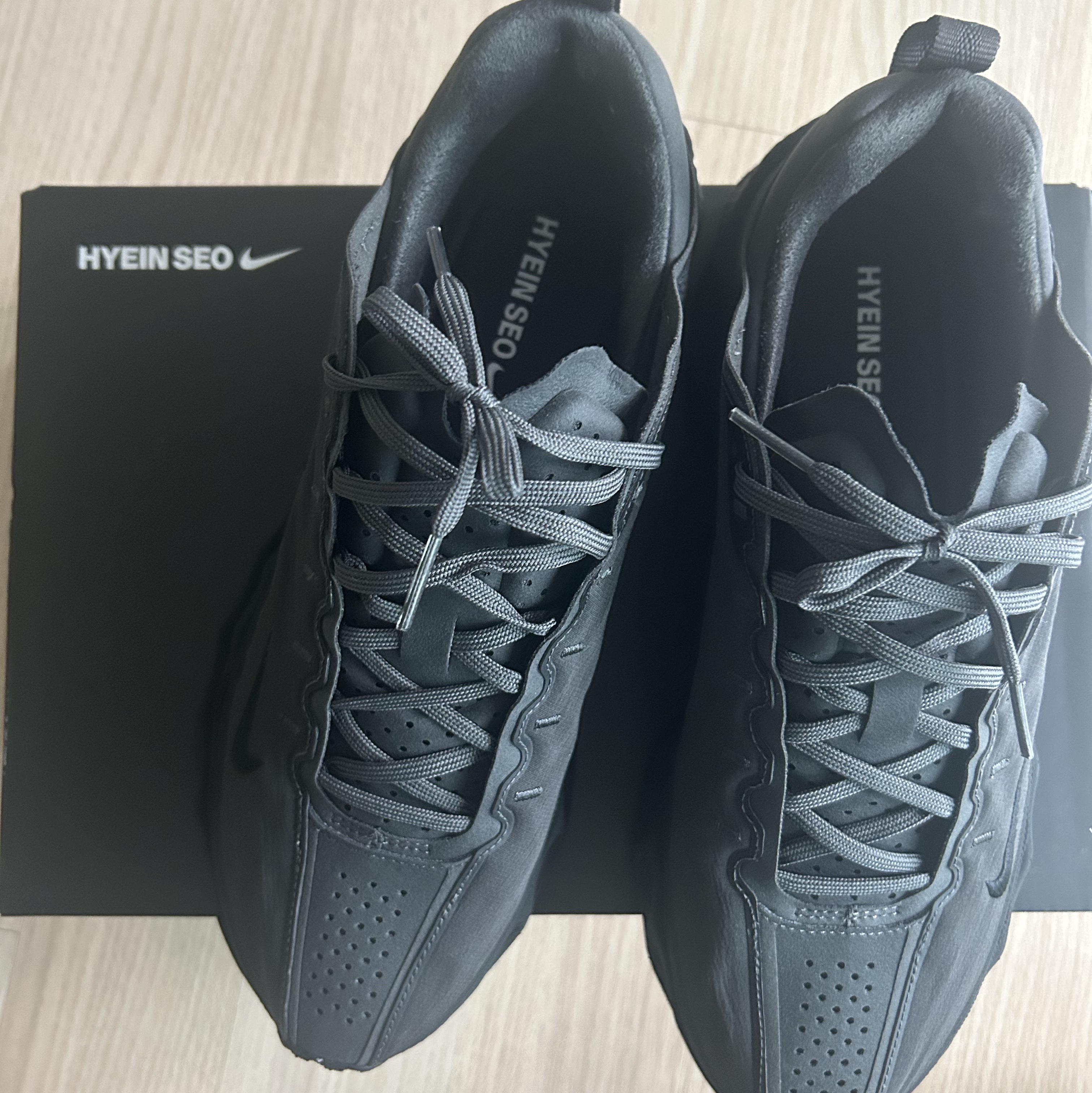 Nike x Hyein Seo Ava Rover Black 착용 스타일