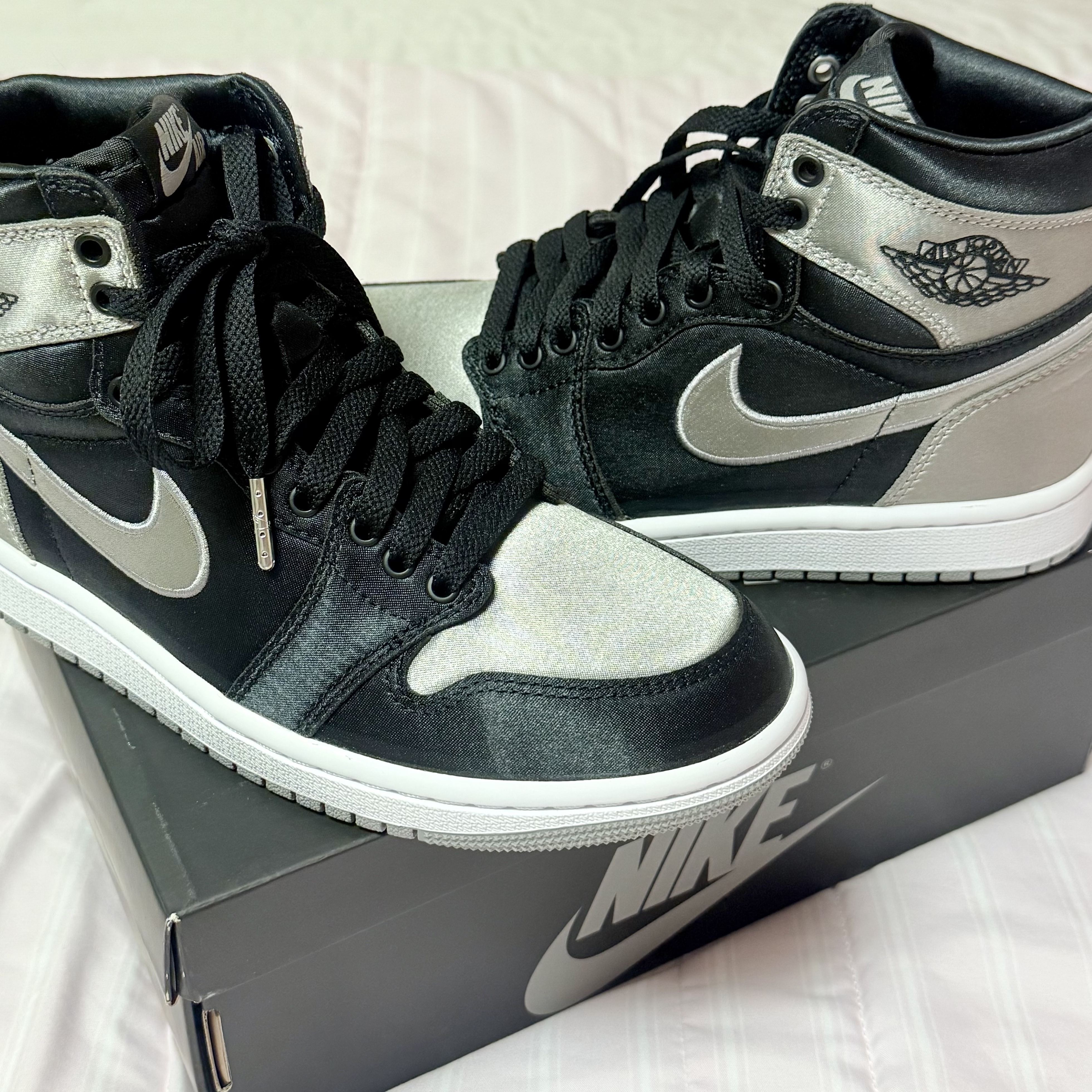 (W) Jordan 1 Retro High OG Satin Shadow 착용 스타일