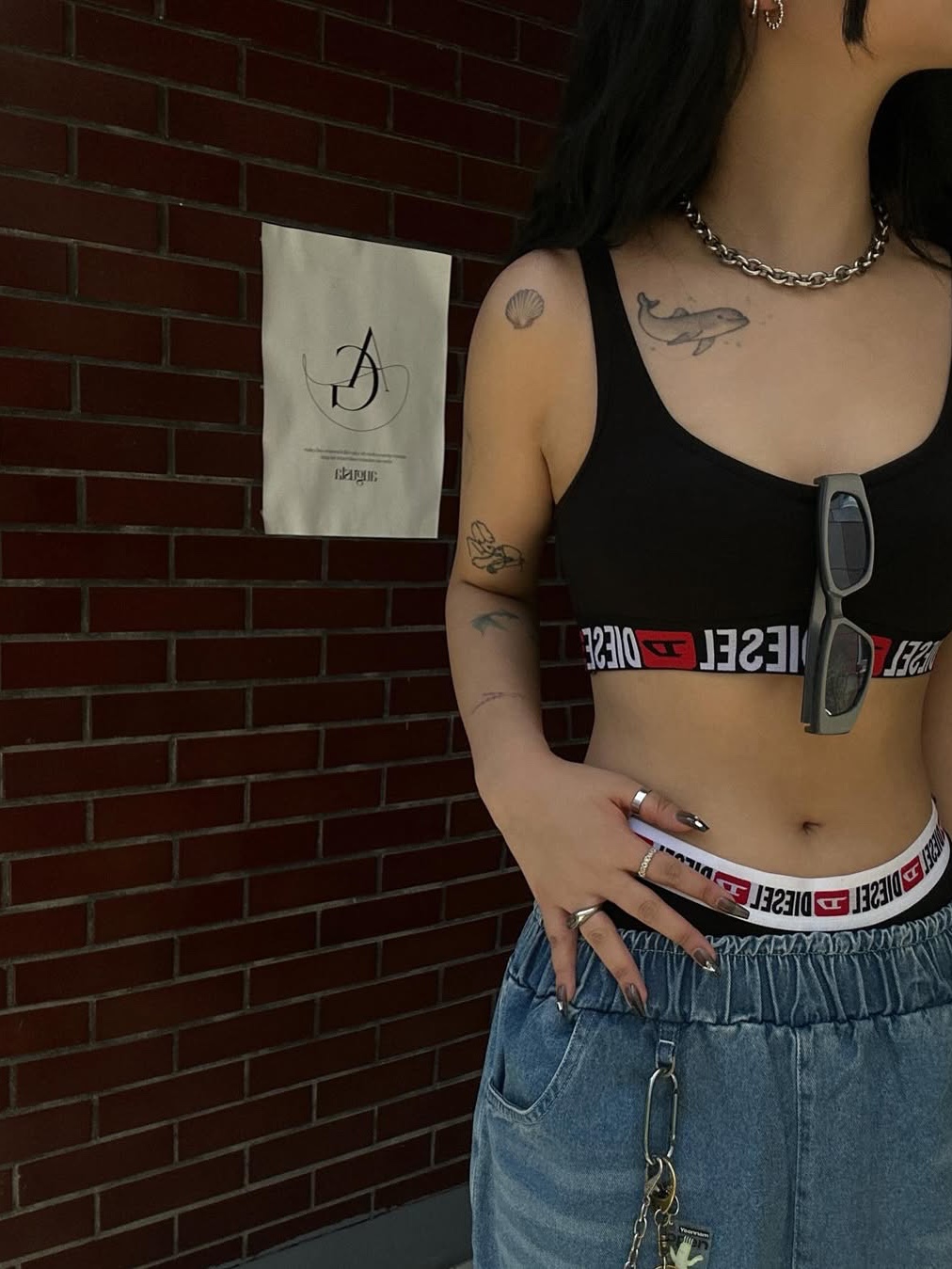 SLOW RECORD HOUSE Carpenter Bermuda Wide Denim Pants Medium Blue, (W) Diesel Sandra-D-Core Sport Bra Black 착용 스타일 - 6