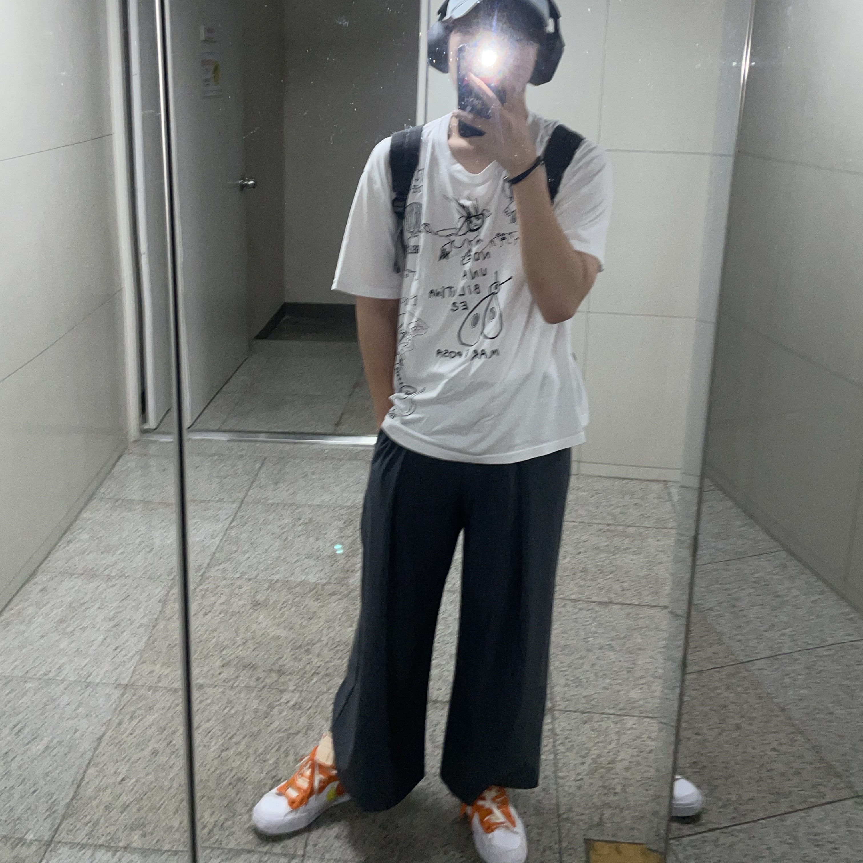 Sony WH-1000XM5 Black (Korean Ver.), Nike x Sacai Blazer Low Magma Orange 착용 스타일 - 2