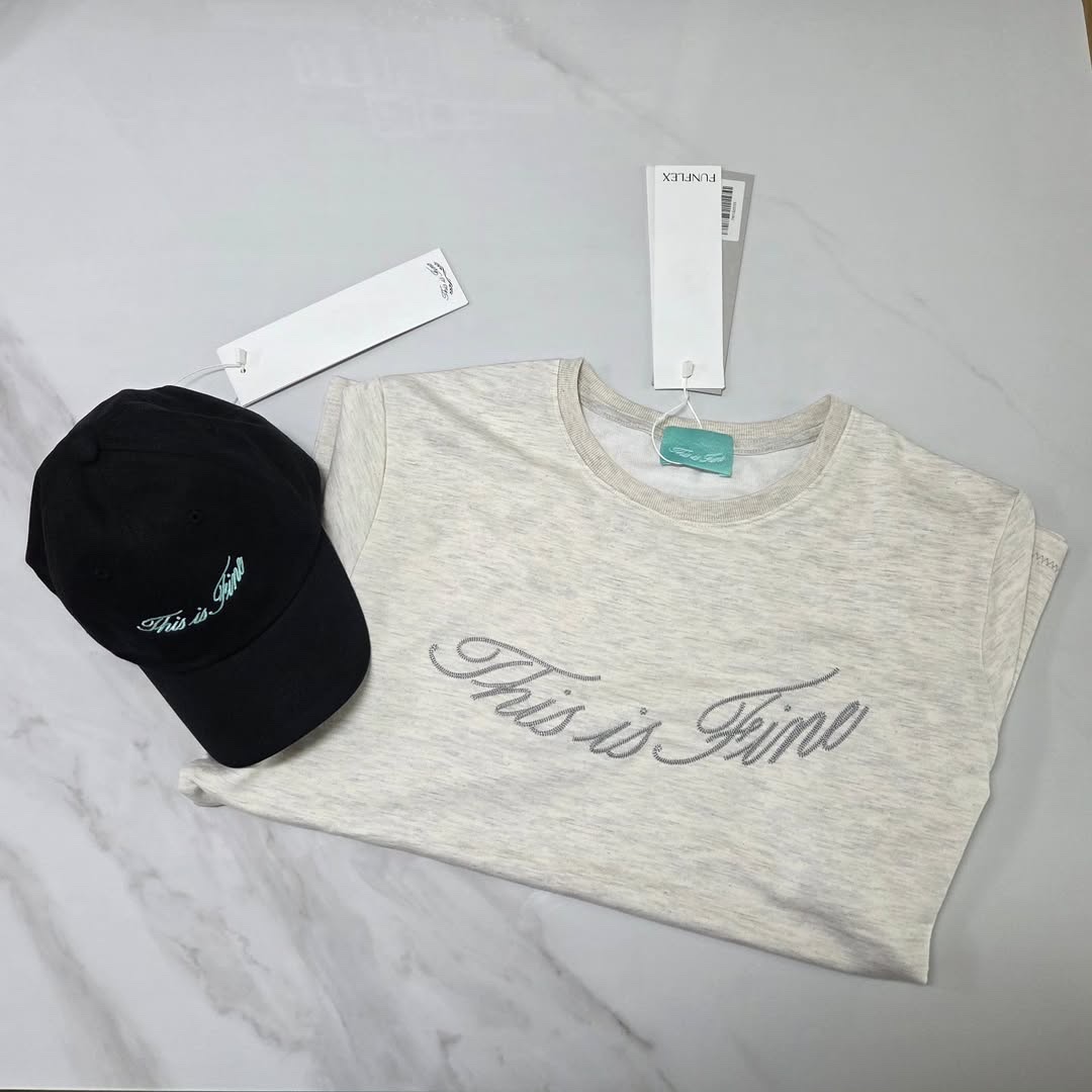 THIS IS FINE Oversized Signature Tee Oat, THIS IS FINE Signature Ball Cap Black 착용 스타일 - 5
