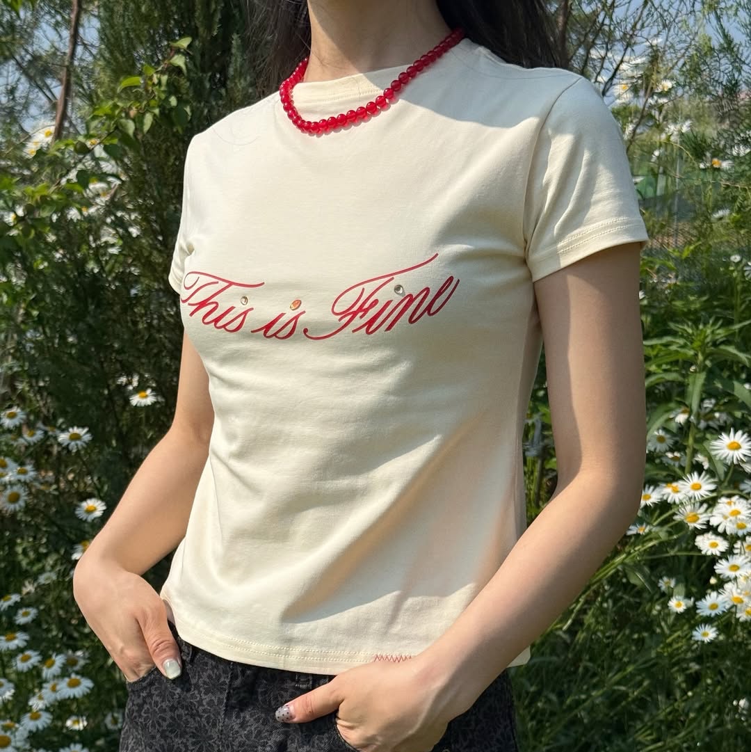 THIS IS FINE Cropped Signature Tee Yellow 착용 스타일 - 4