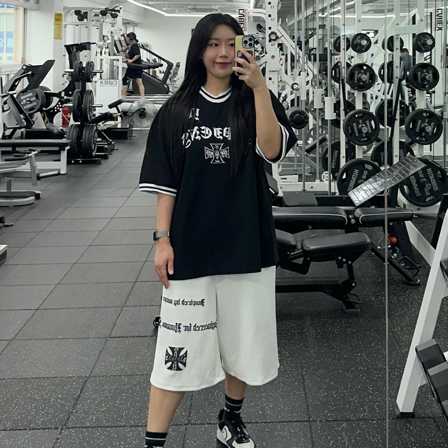 Sapiens Ninety Ringer Over Fit Short Sleeves Black, [KREAM 단독] Sapiens Engineered Waffle Over Fit Shorts White 착용 스타일 - 1