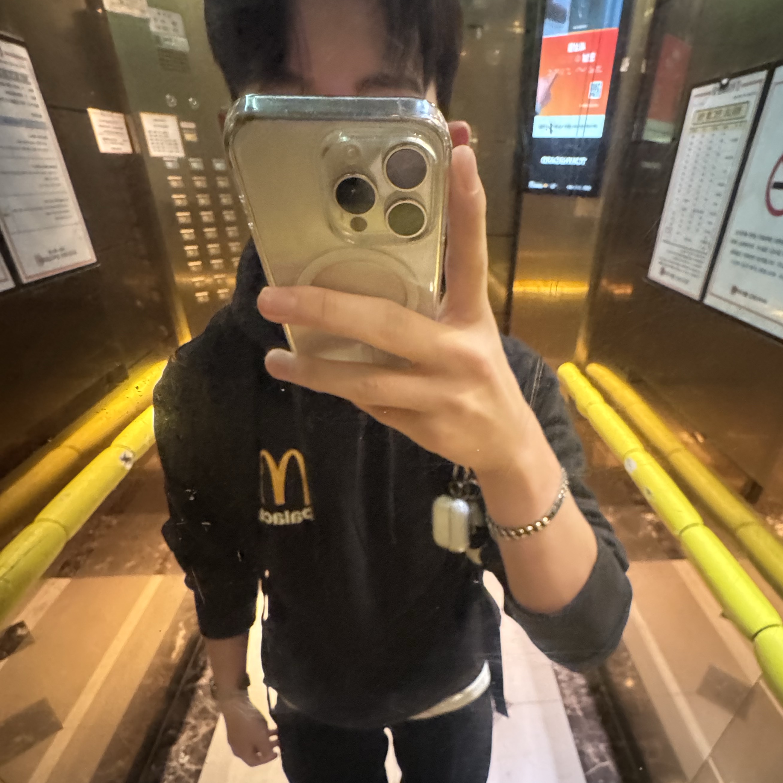 Palace x McDonald's Logo Hood Black - 23FW 착용 스타일