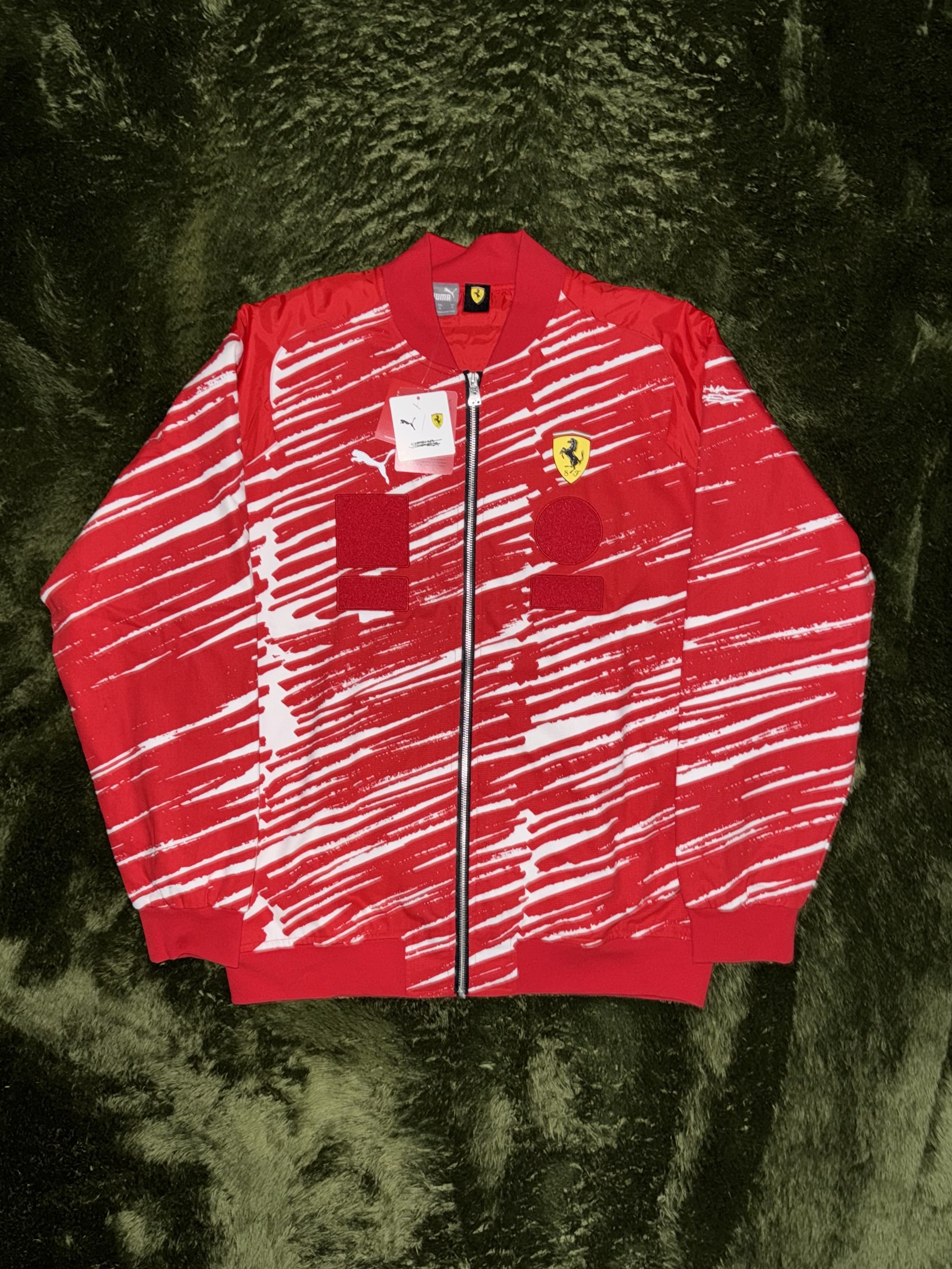 Puma x Ferrari x Joshua Vides Race Jacket Red White 착용 스타일 - 1