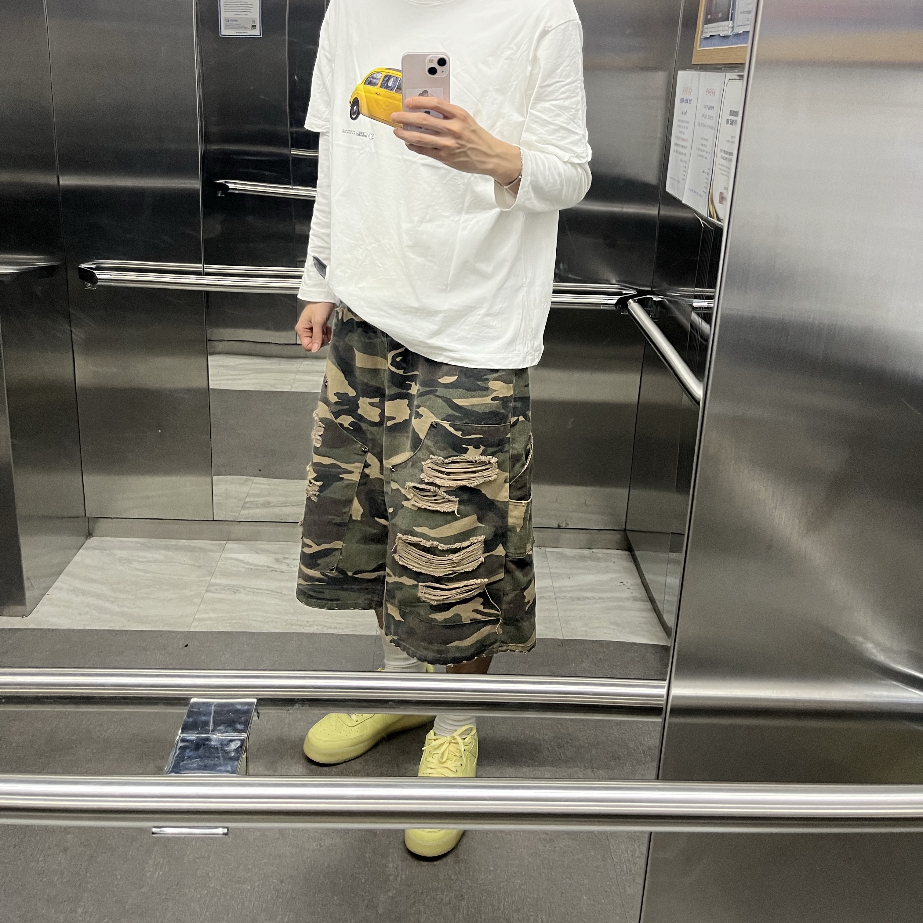 Nike x Drake Nocta Air Force 1 Low SP Certified Lover Boy Citron Tint Cobalt Tint 착용 스타일 - 2