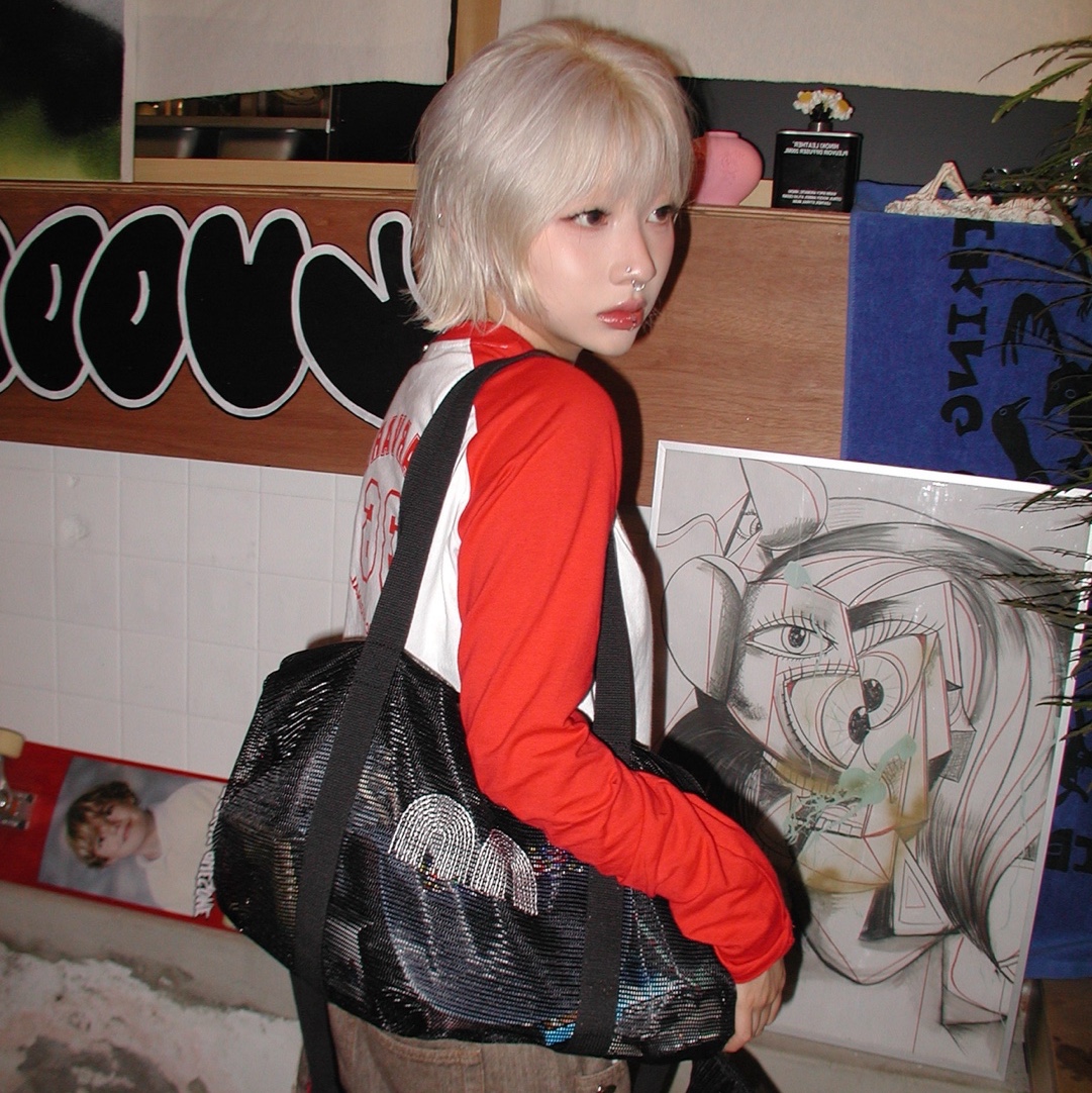 Not New Mesh Boston Bag Black 착용 스타일 - 1