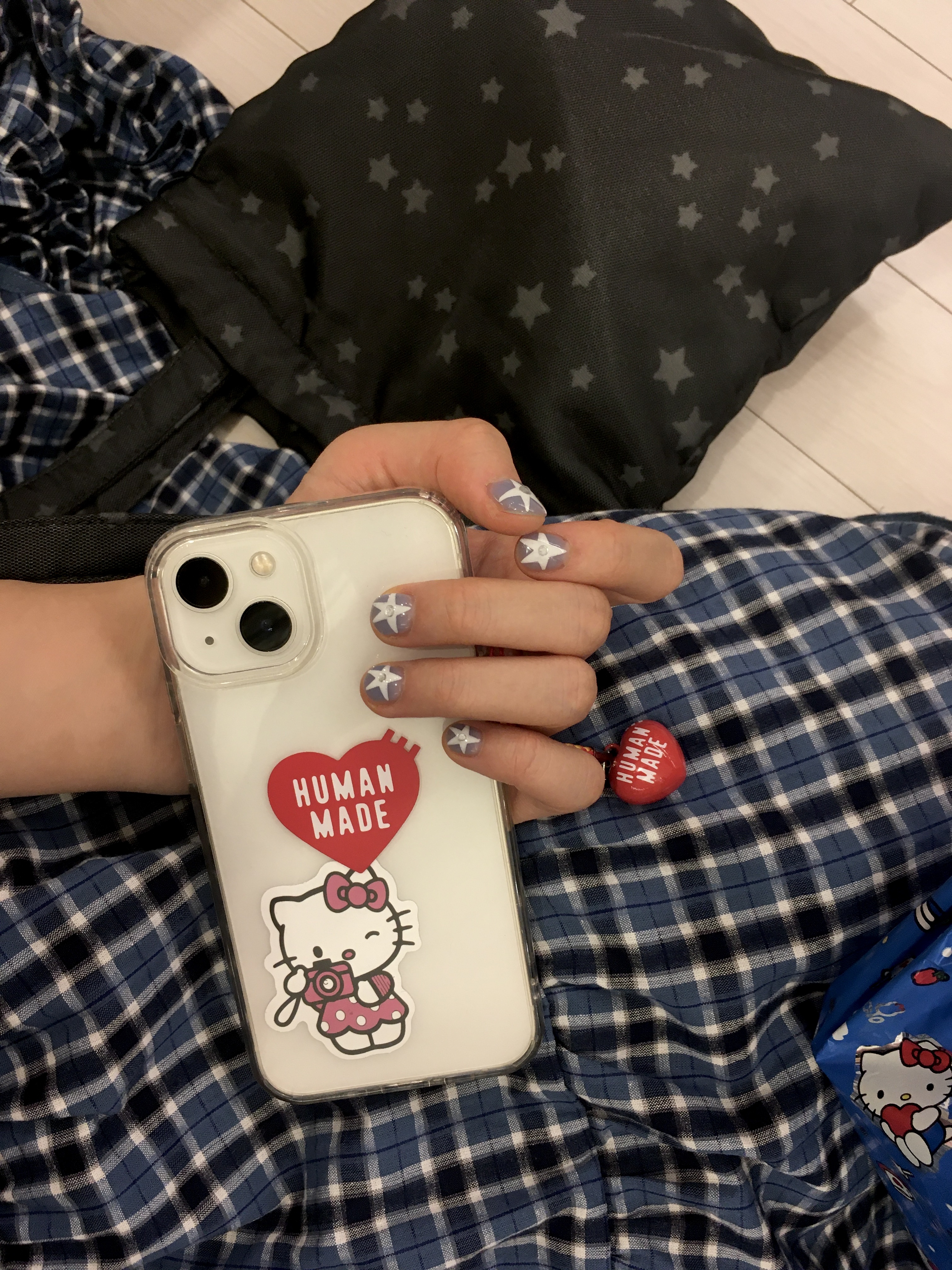 Human Made HM iPhone 14 Case Black, Human Made Heart Bell Strap Red 착용 스타일