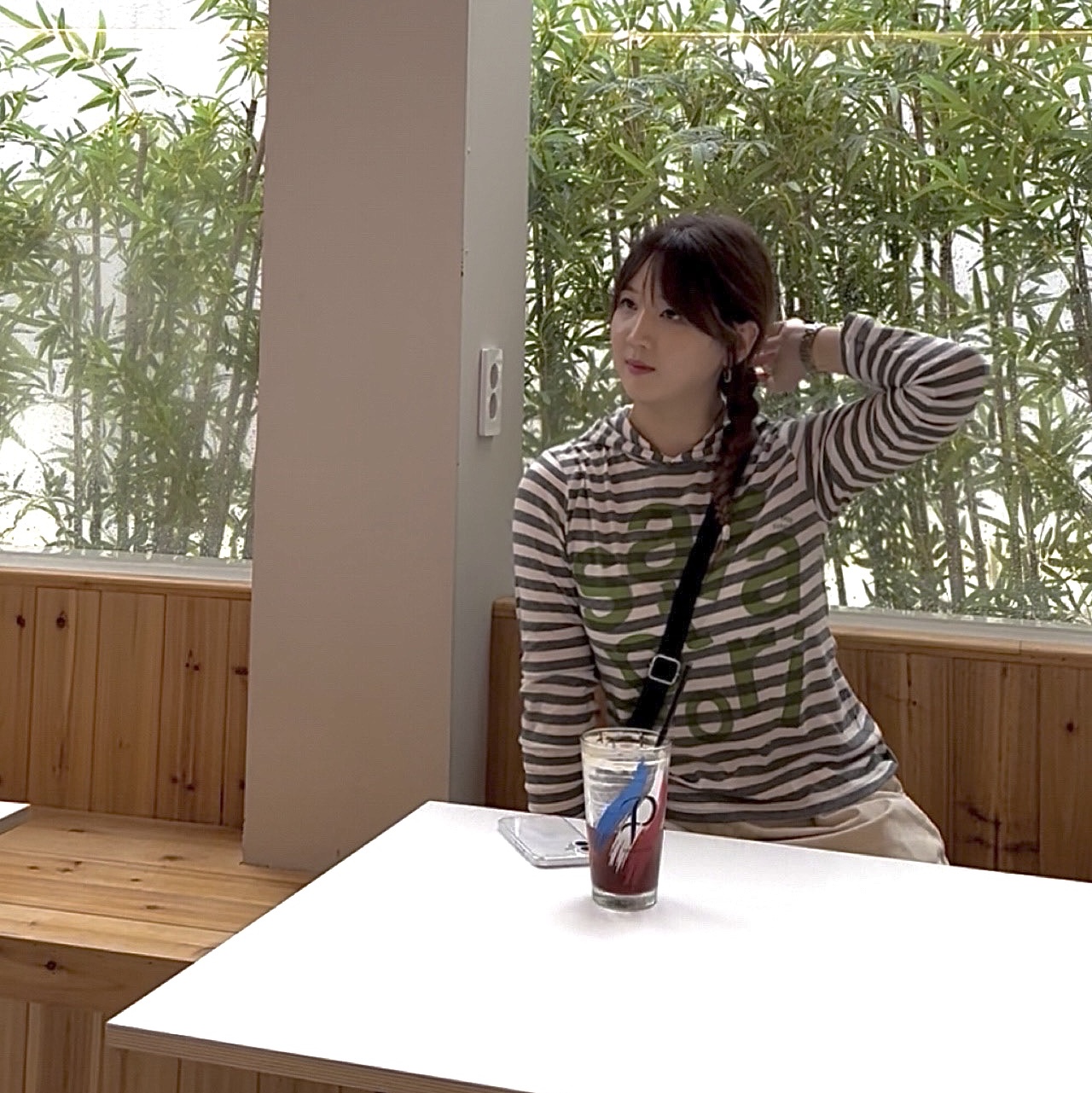 [KREAM 단독] Safarispot 1/2 Ticketing Stripe Border Hoodie Gray, Stussy Canvas Side Pouch Washed Black 착용 스타일 - 2