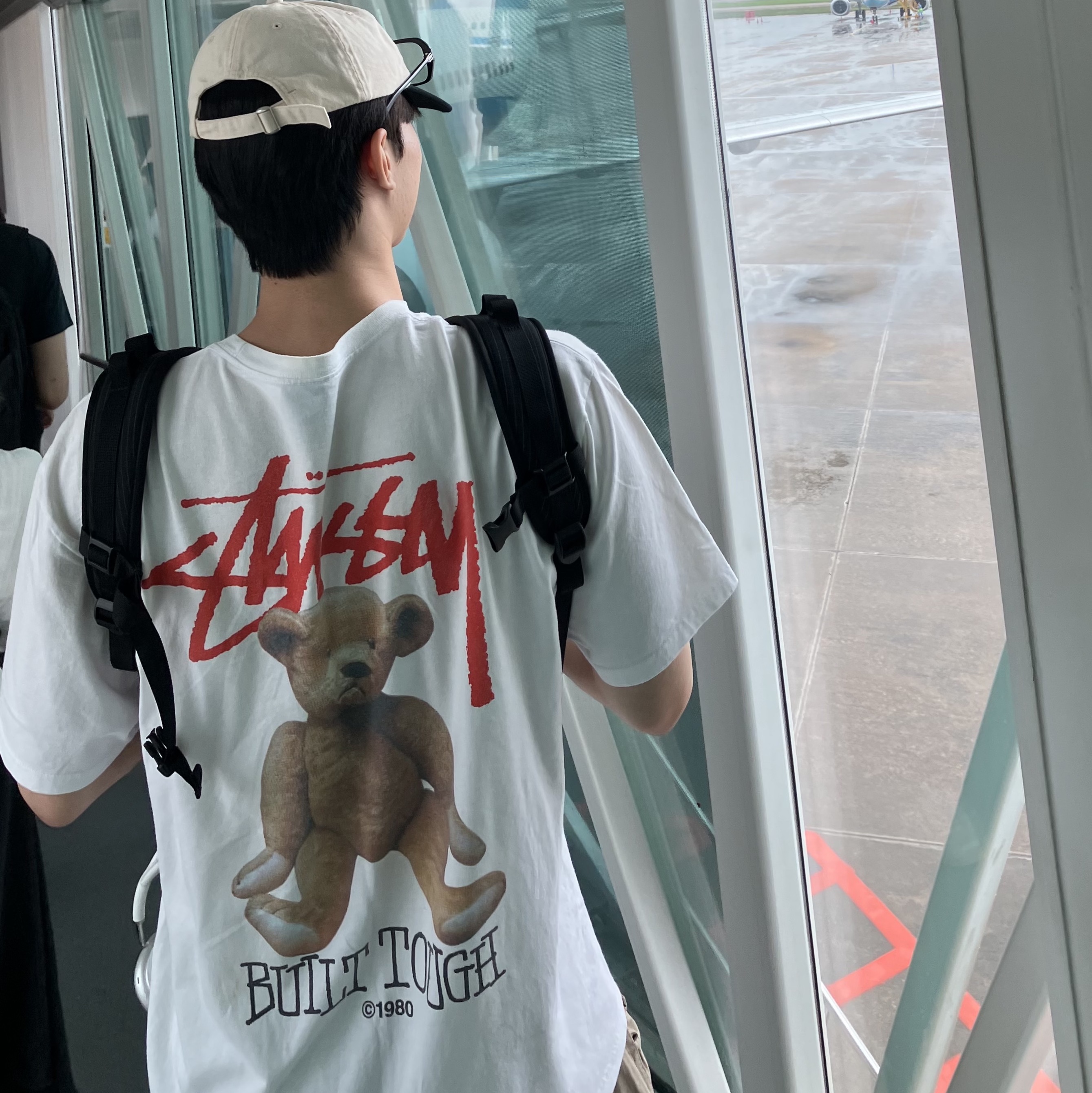 Stussy Built Tough T-Shirt White, Supreme Backpack Black - 24SS 착용 스타일 - 2