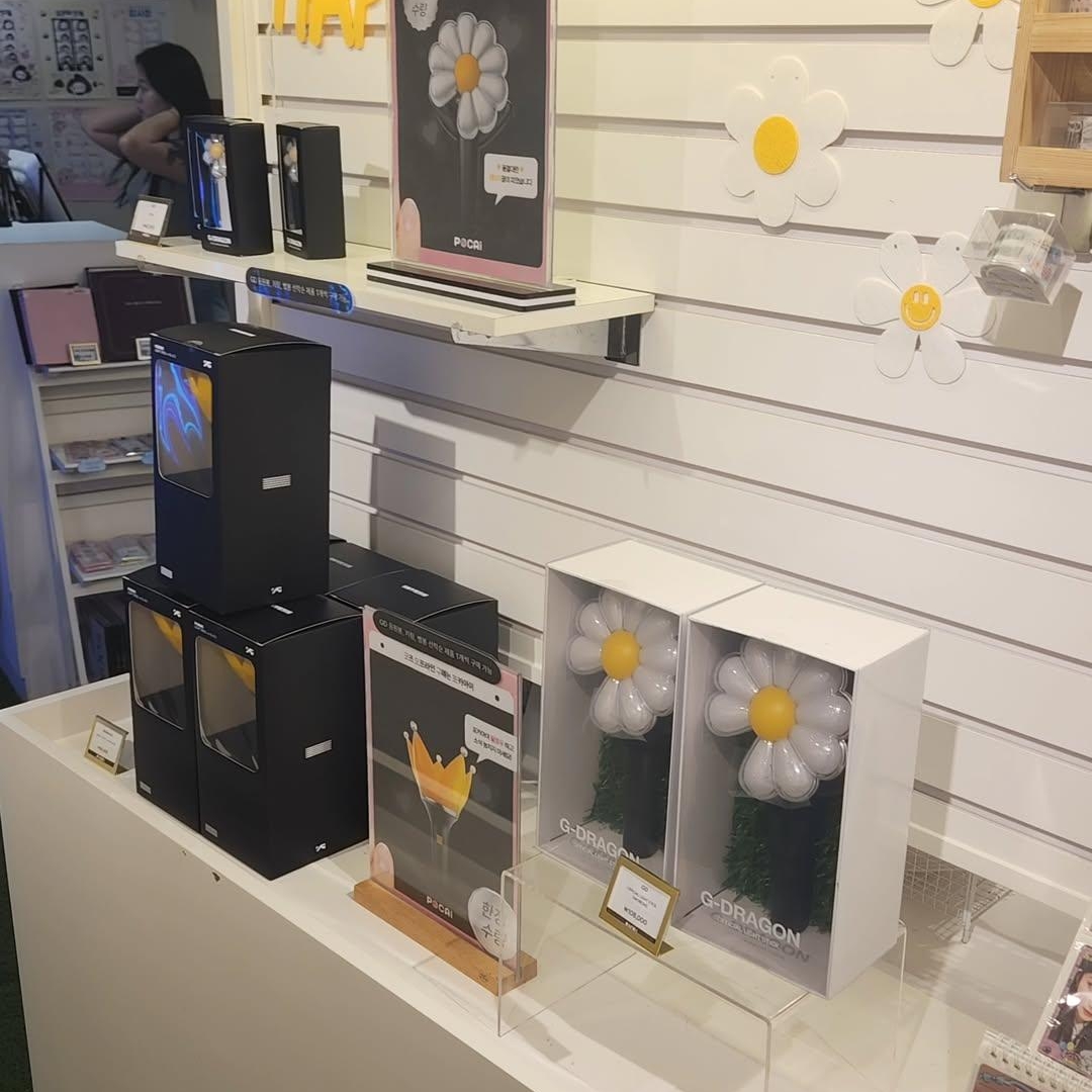 G-DRAGON Ubermensch Official Light Stick, Bigbang Official Light Stick Ver.4 Black 2025 착용 스타일 - 1