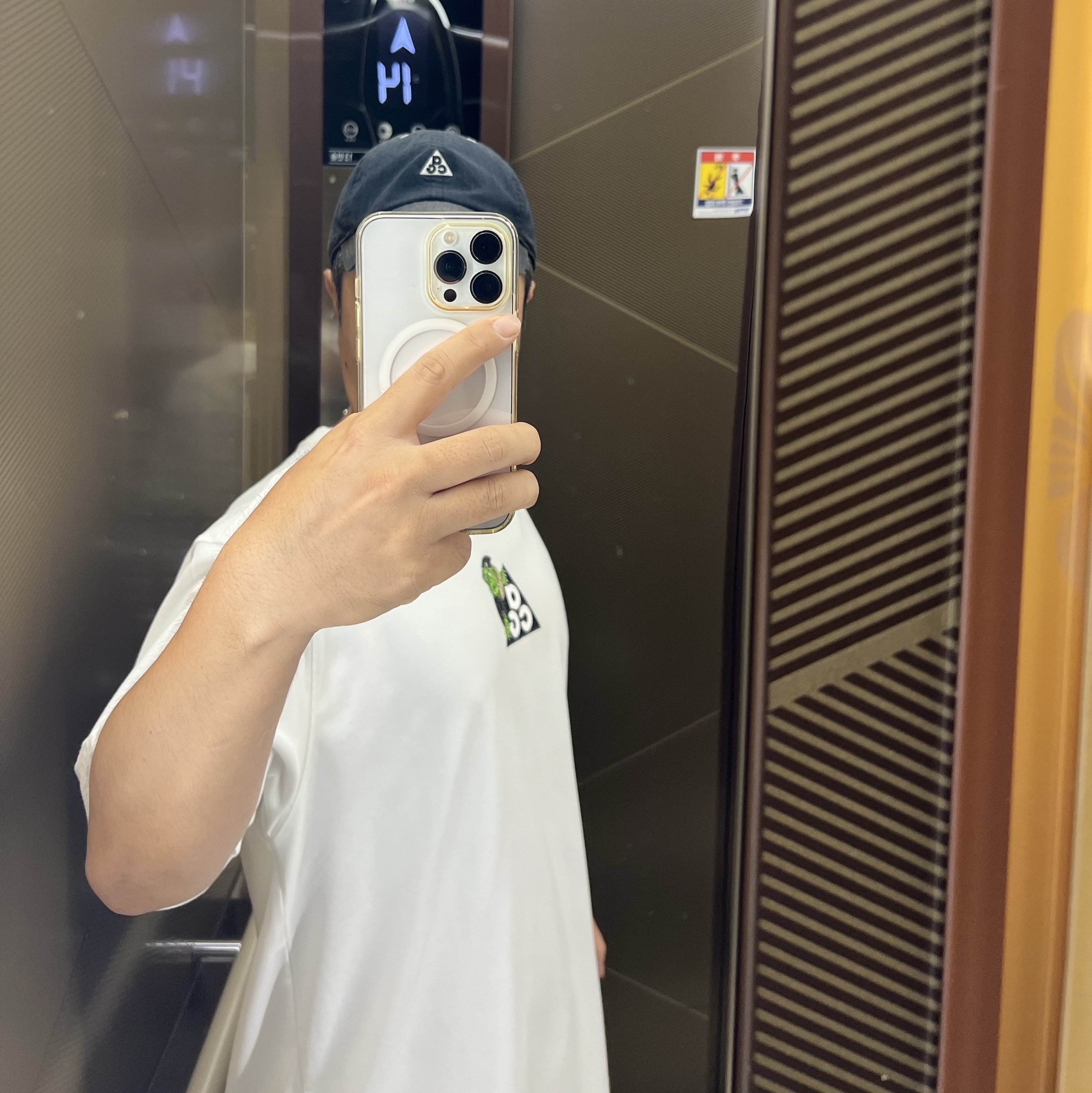 Nike ACG Iceland Map T-Shirt Summit White - Asia, Nike ACG Heritage 86 Cap Black Light Smoke Grey 착용 스타일