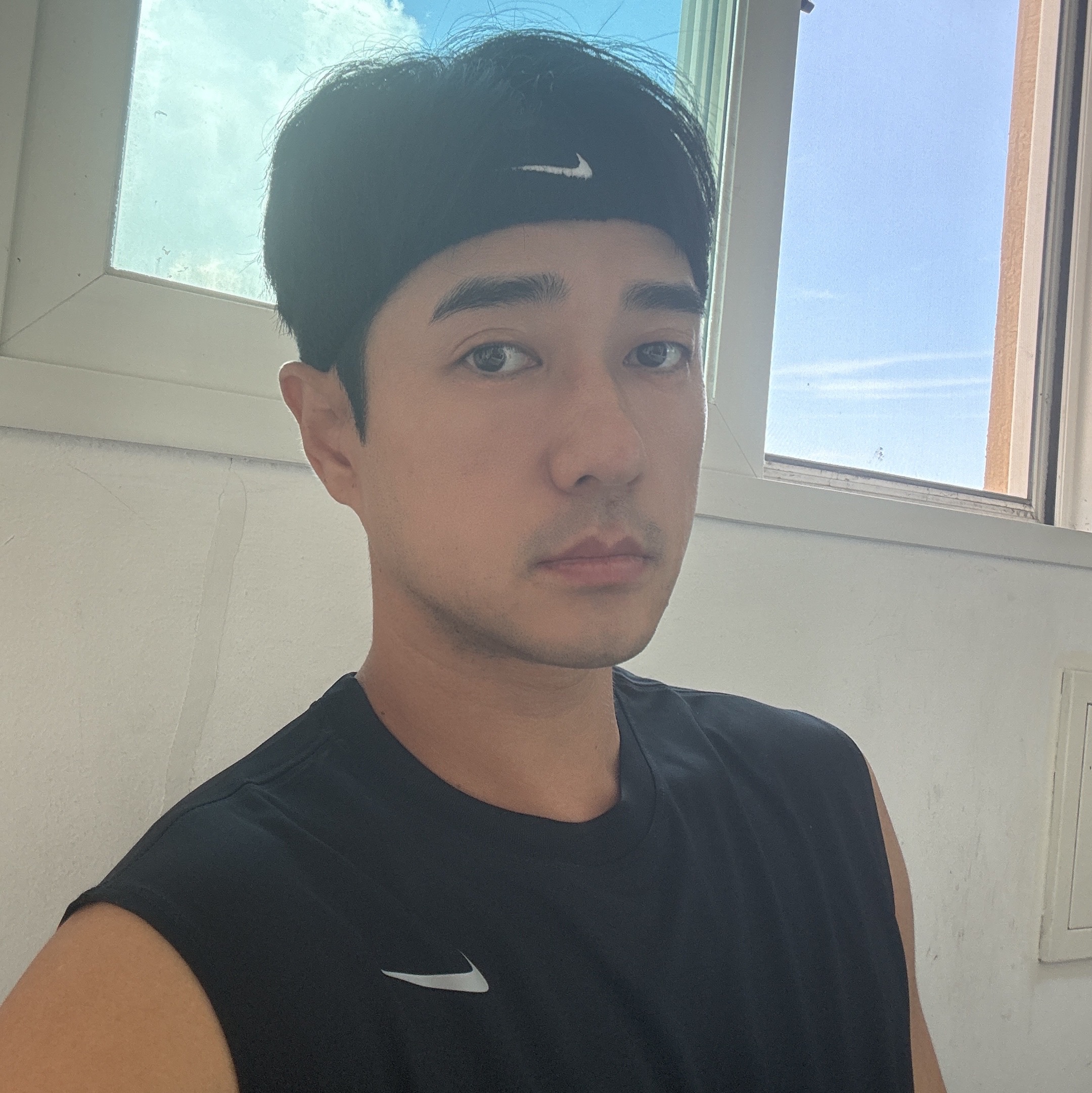 Nike Swoosh Headband Black 착용 스타일