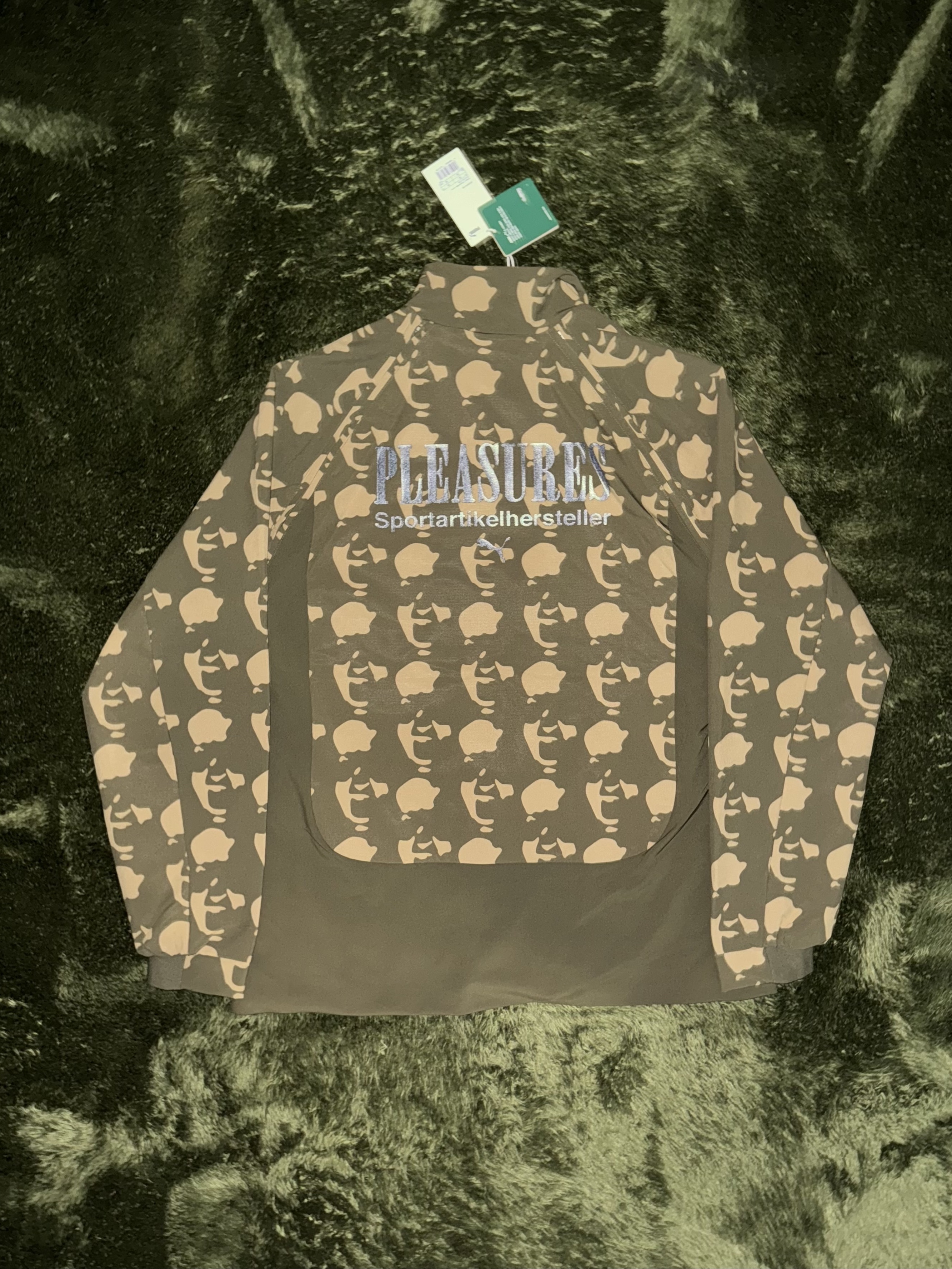 Puma X Pleasures Jacket Chocolate Chip 착용 스타일 - 7