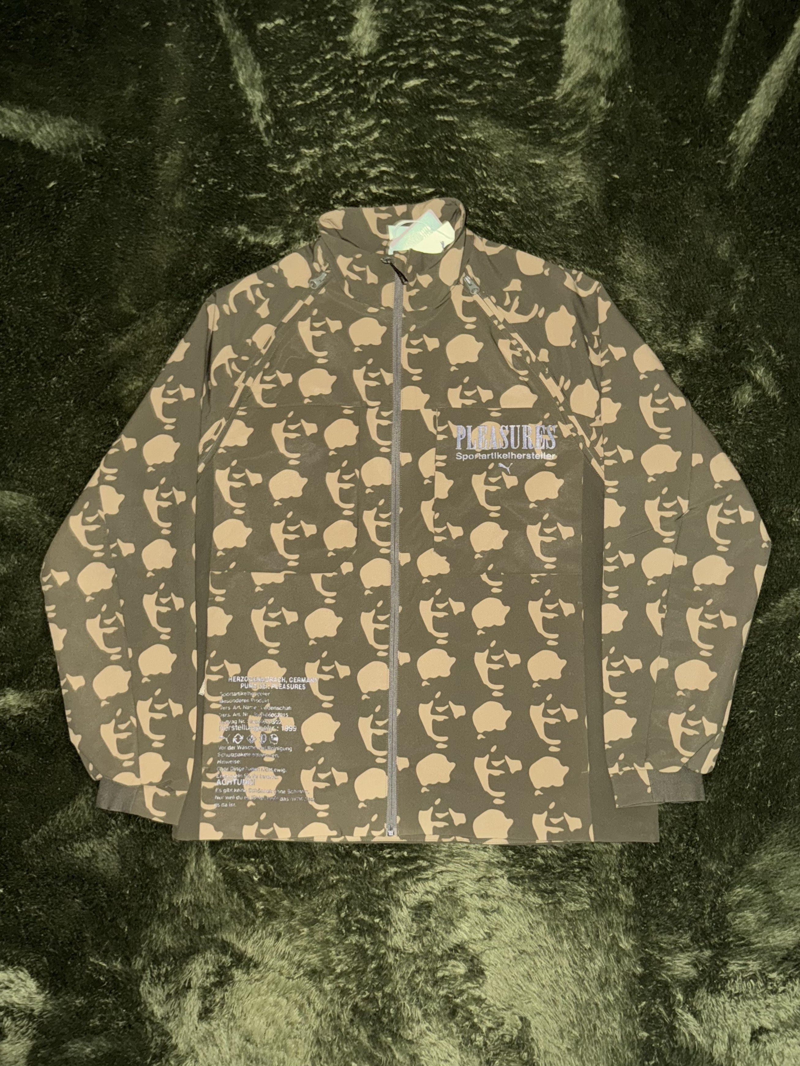 Puma X Pleasures Jacket Chocolate Chip 착용 스타일 - 1