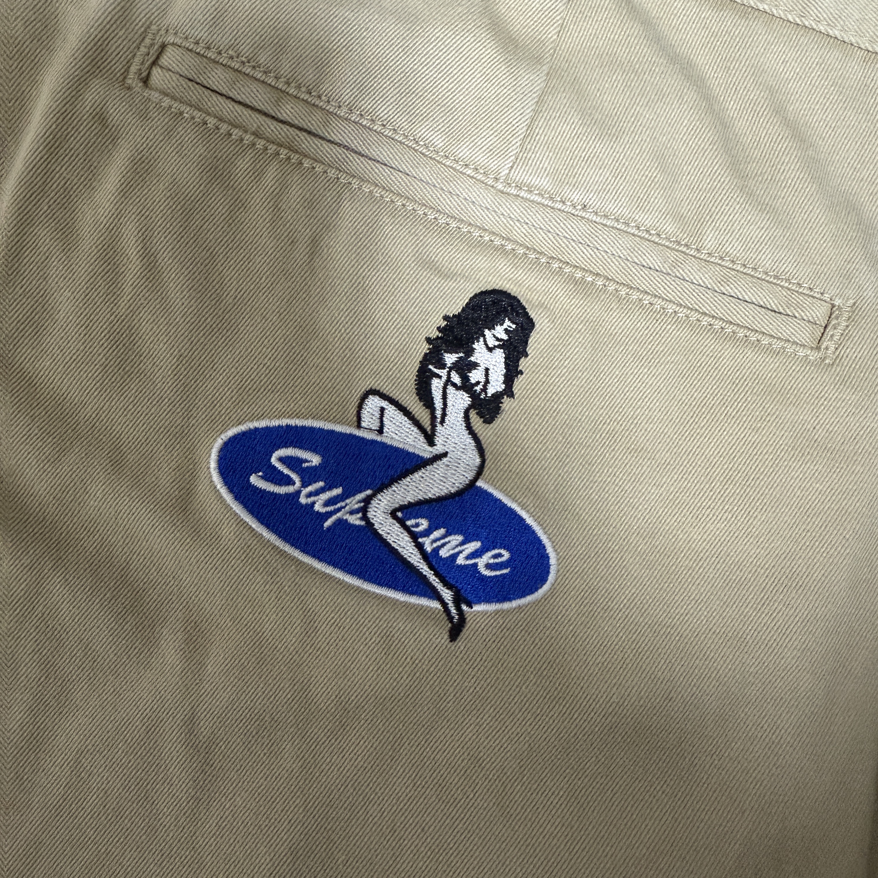 Supreme Chino Pants Tan - 25SS 착용 스타일