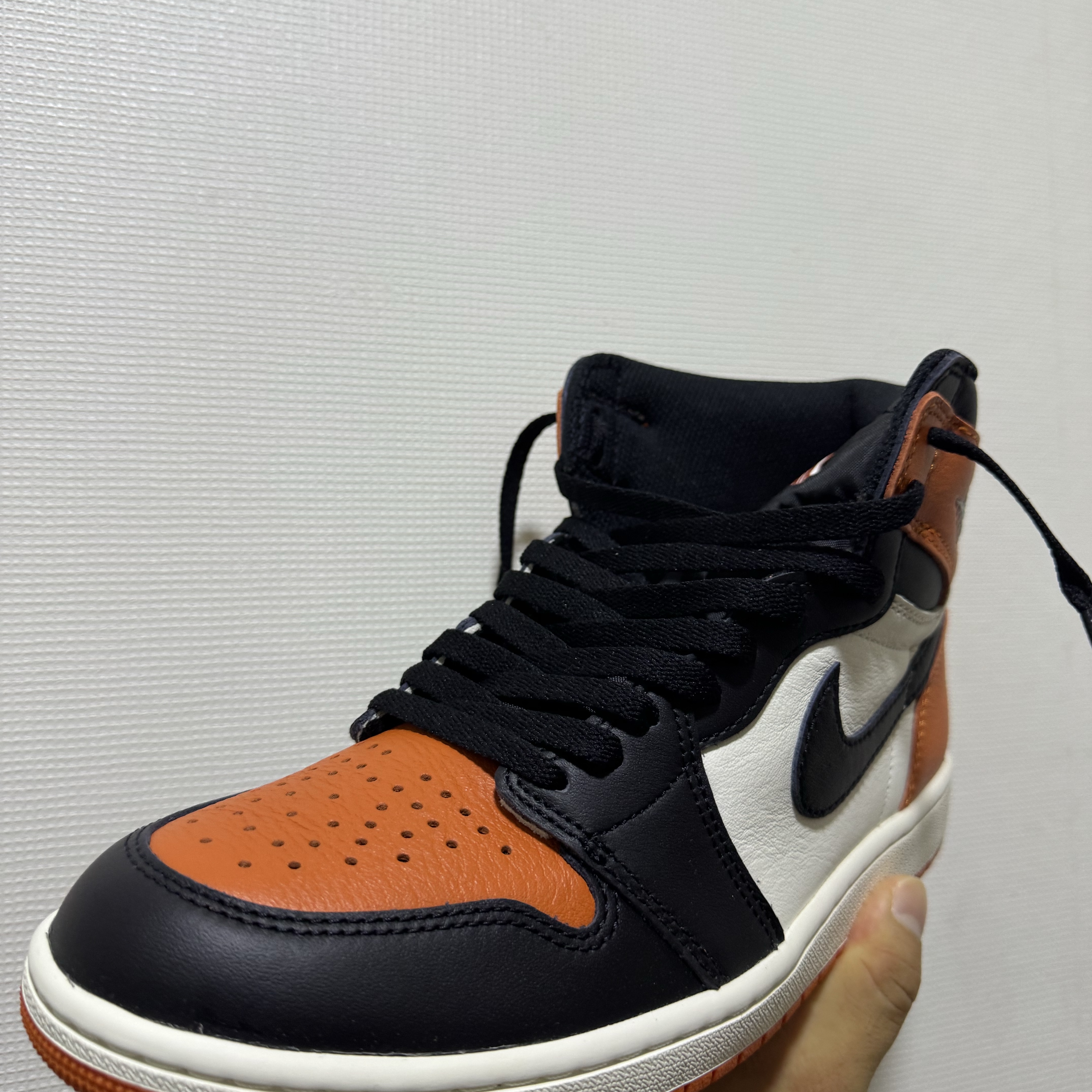 Jordan 1 Retro High OG Shattered Backboard 착용 스타일