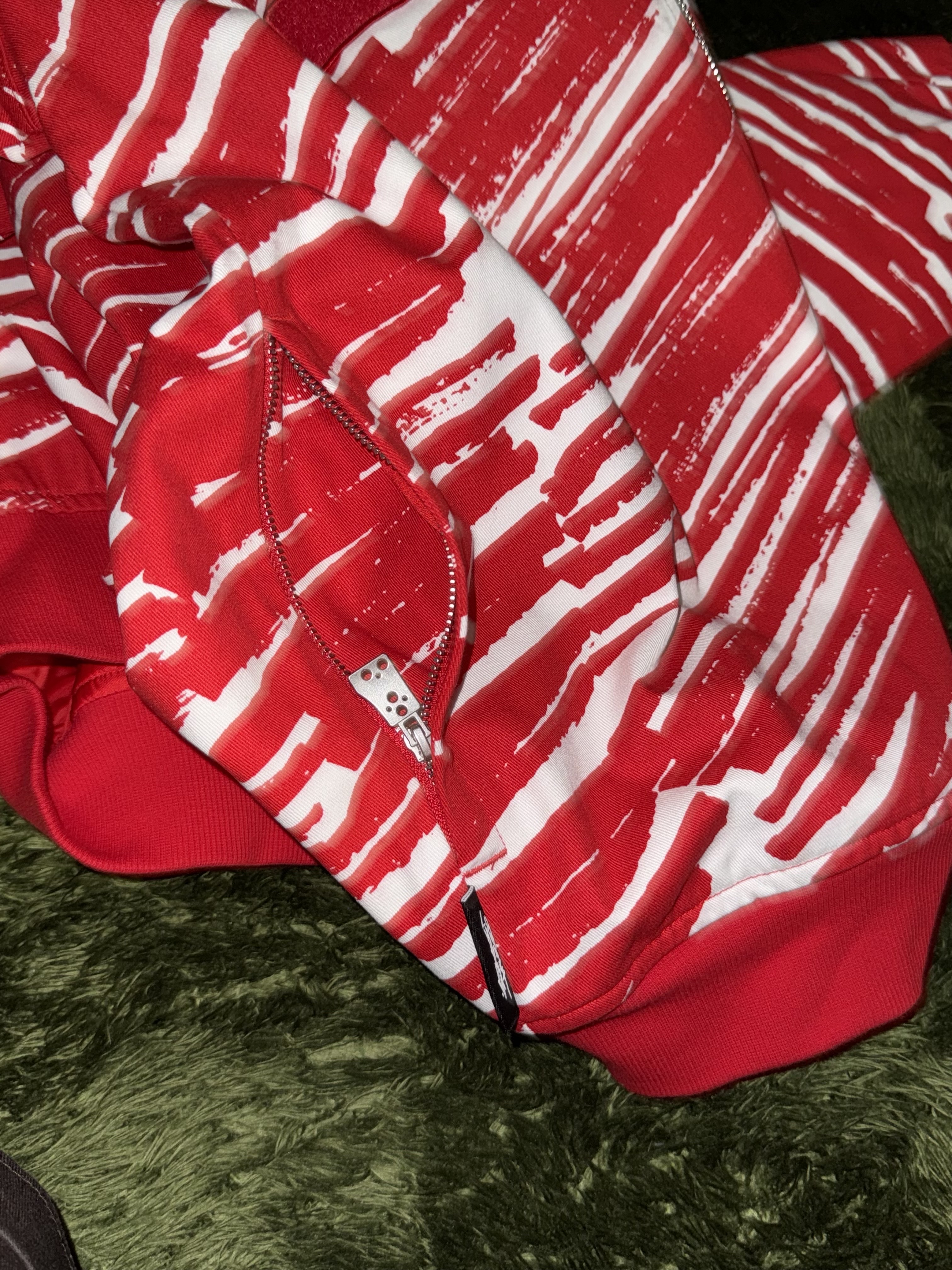 Puma x Ferrari x Joshua Vides Race Jacket Red White 착용 스타일 - 8