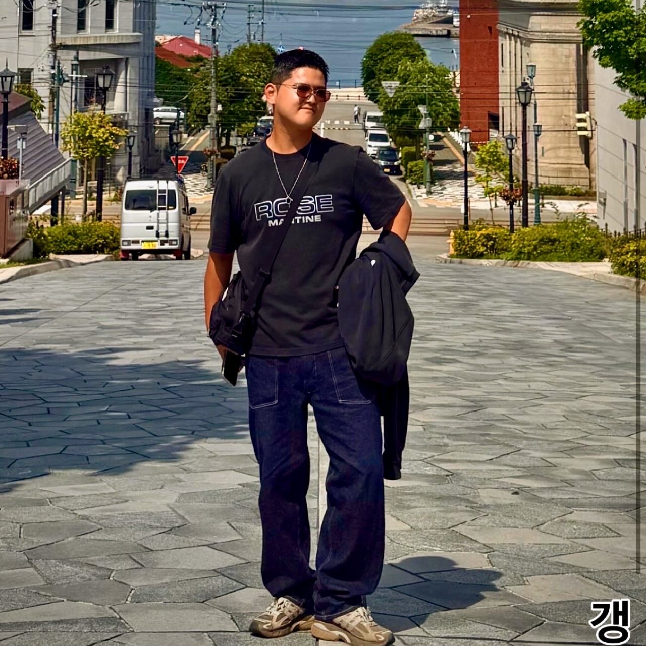 Martine Rose Classic T-Shirt Black - 25SS, Adidas x Song for the Mute Adistar Cushion Simple Brown 착용 스타일