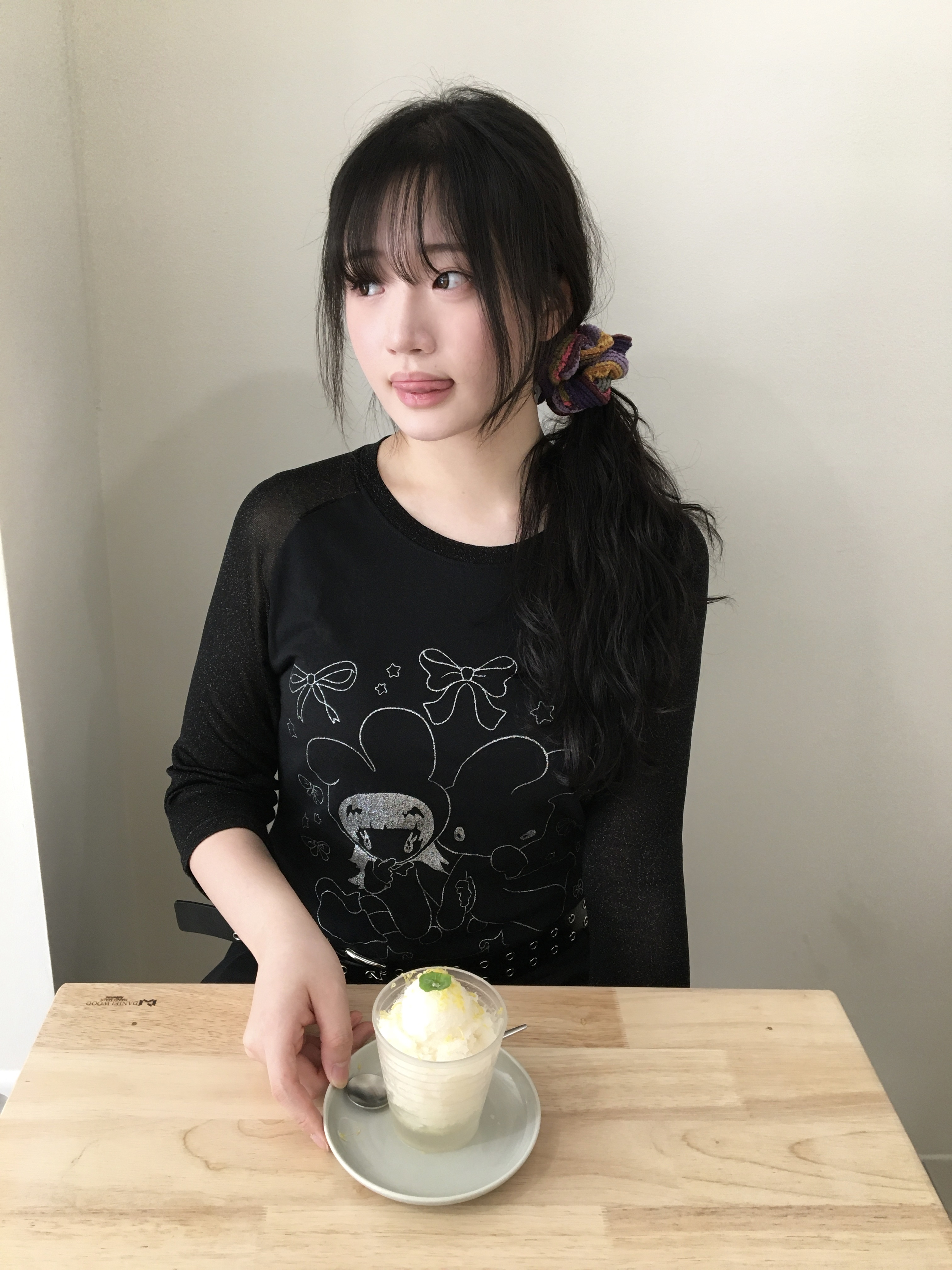 (W) Jichoi Flared Raglan T-Dress Ice Blue 착용 스타일 - 3