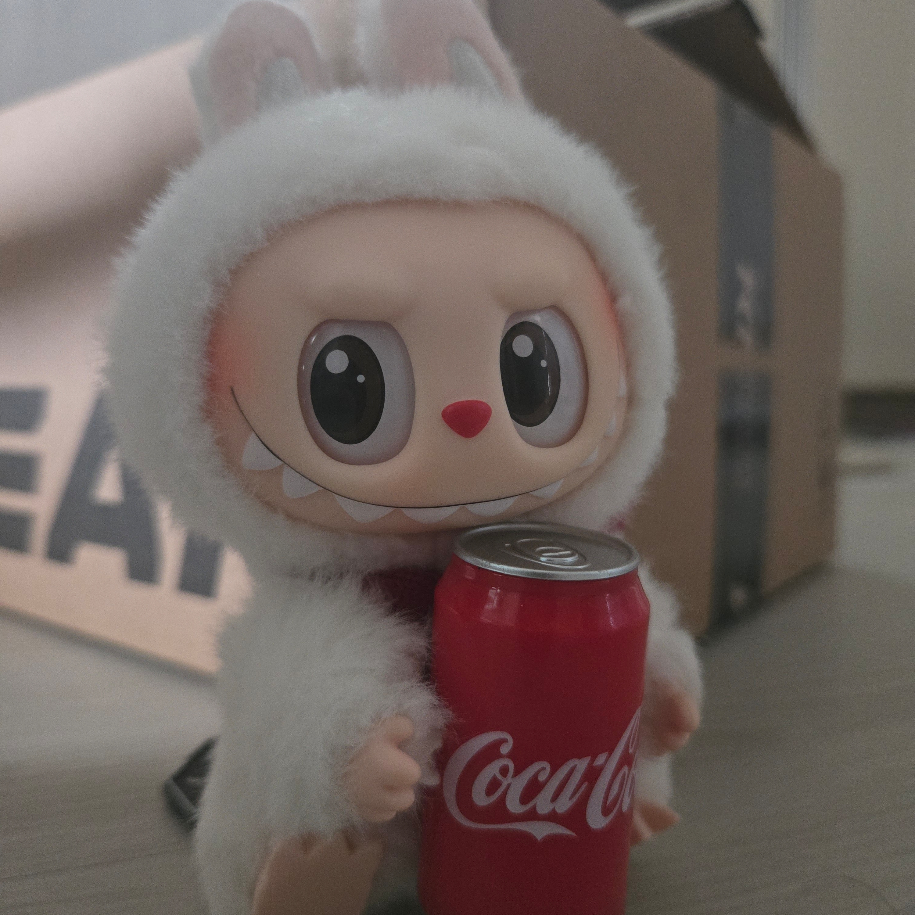 Pop Mart Labubu Coca Cola Series Happy Factor Keyring (Opened Case) 착용 스타일