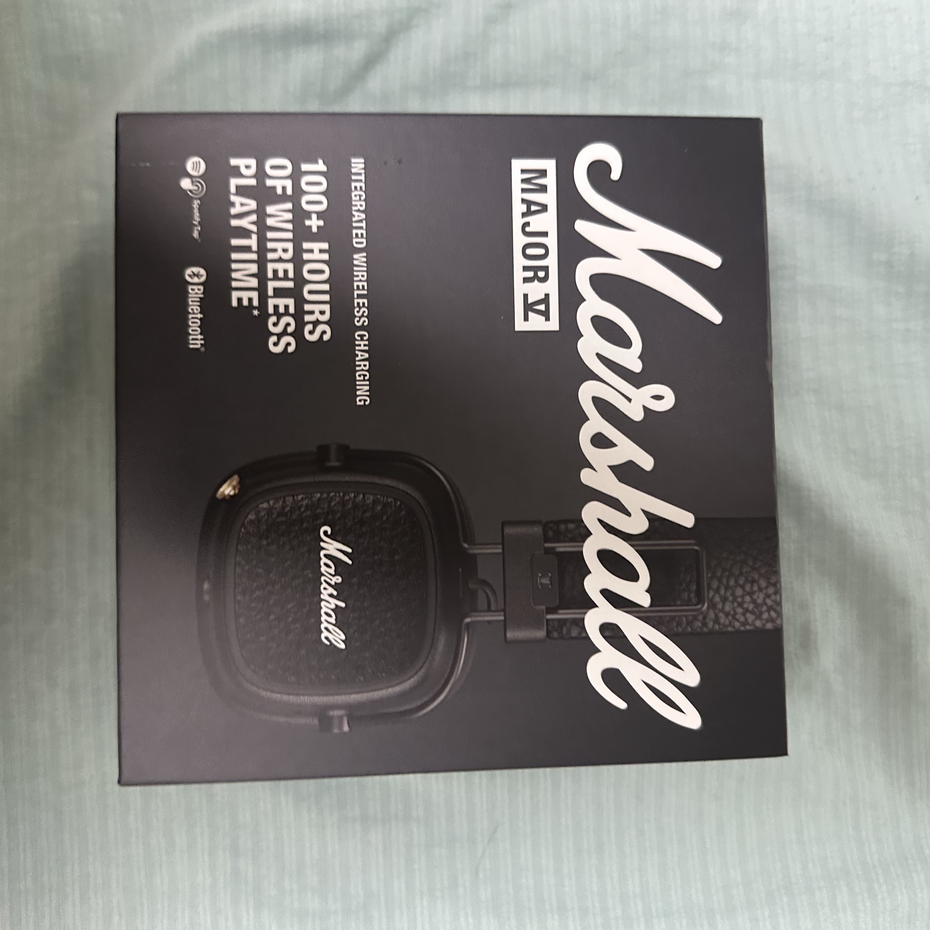 Marshall Major V Black (Korean Ver.) 착용 스타일
