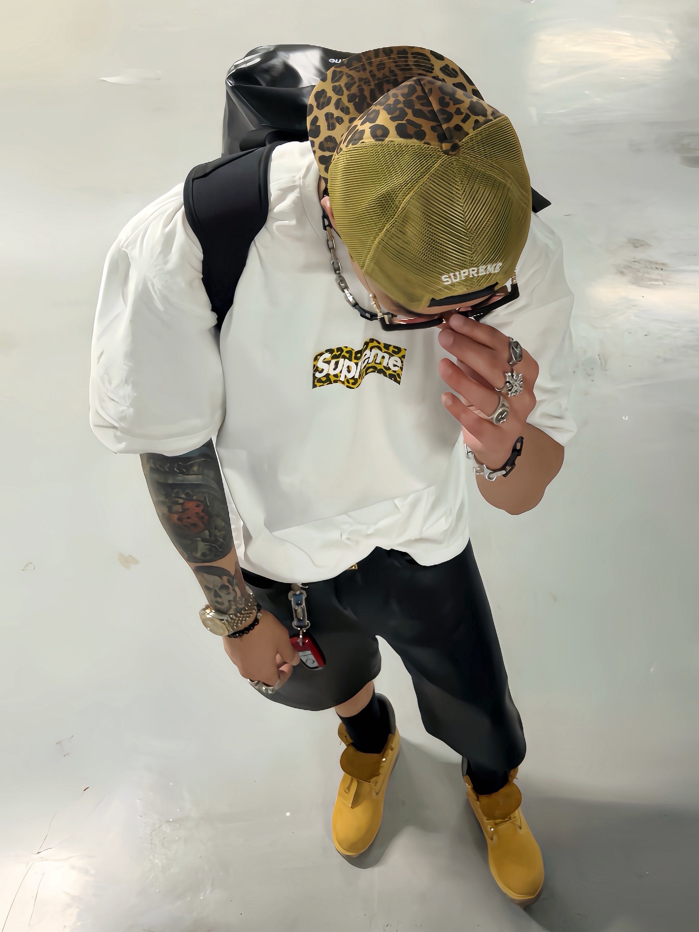Supreme x Toy Machine Mesh Back 5-Panel Leopard - 24SS, Supreme Shanghai Box Logo T-Shirt White - 24SS 착용 스타일