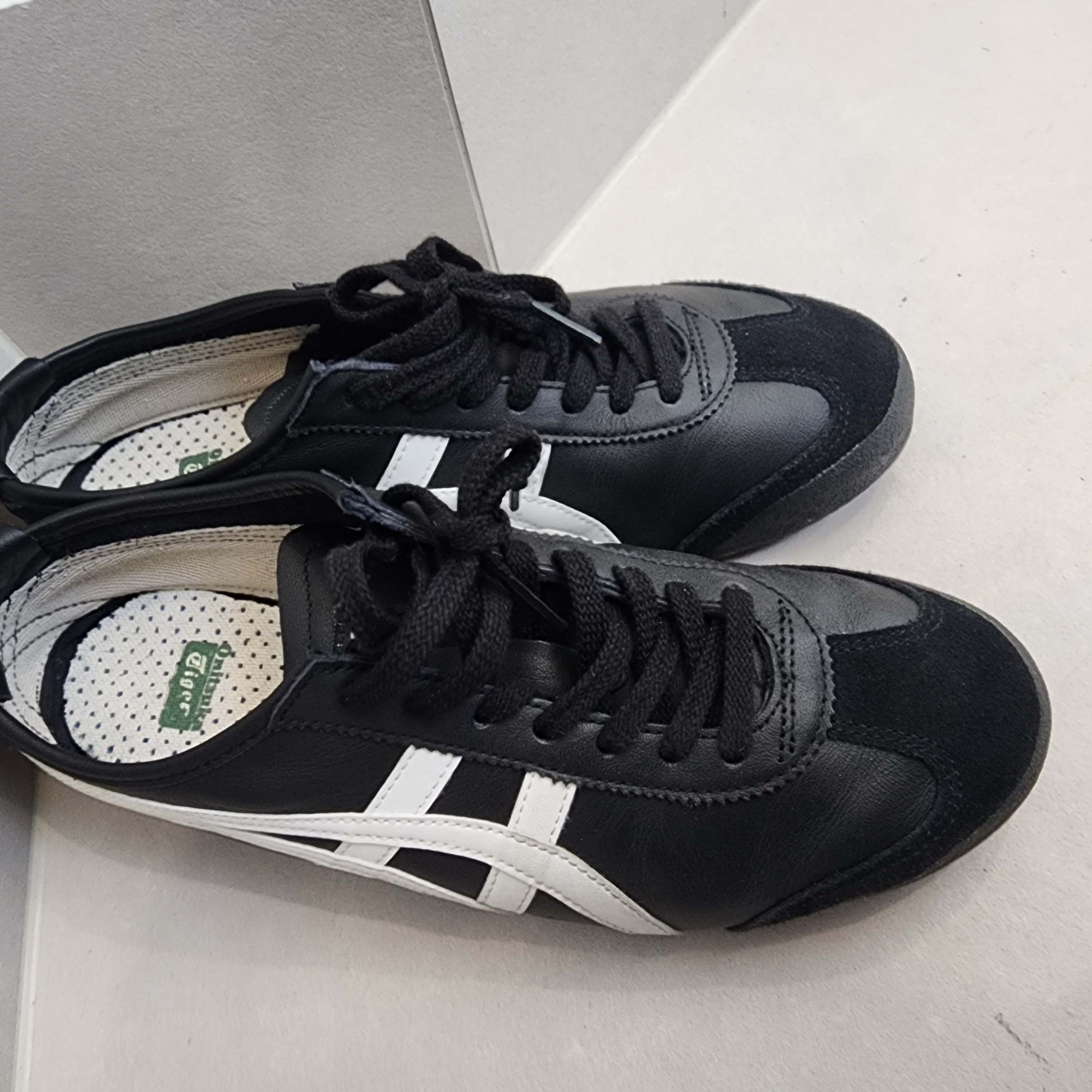 Onitsuka Tiger Mexico 66 Black White 착용 스타일
