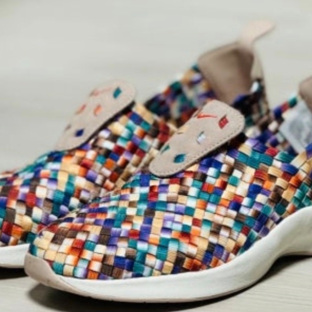 Nike Air Woven Fossil Stone 착용 스타일