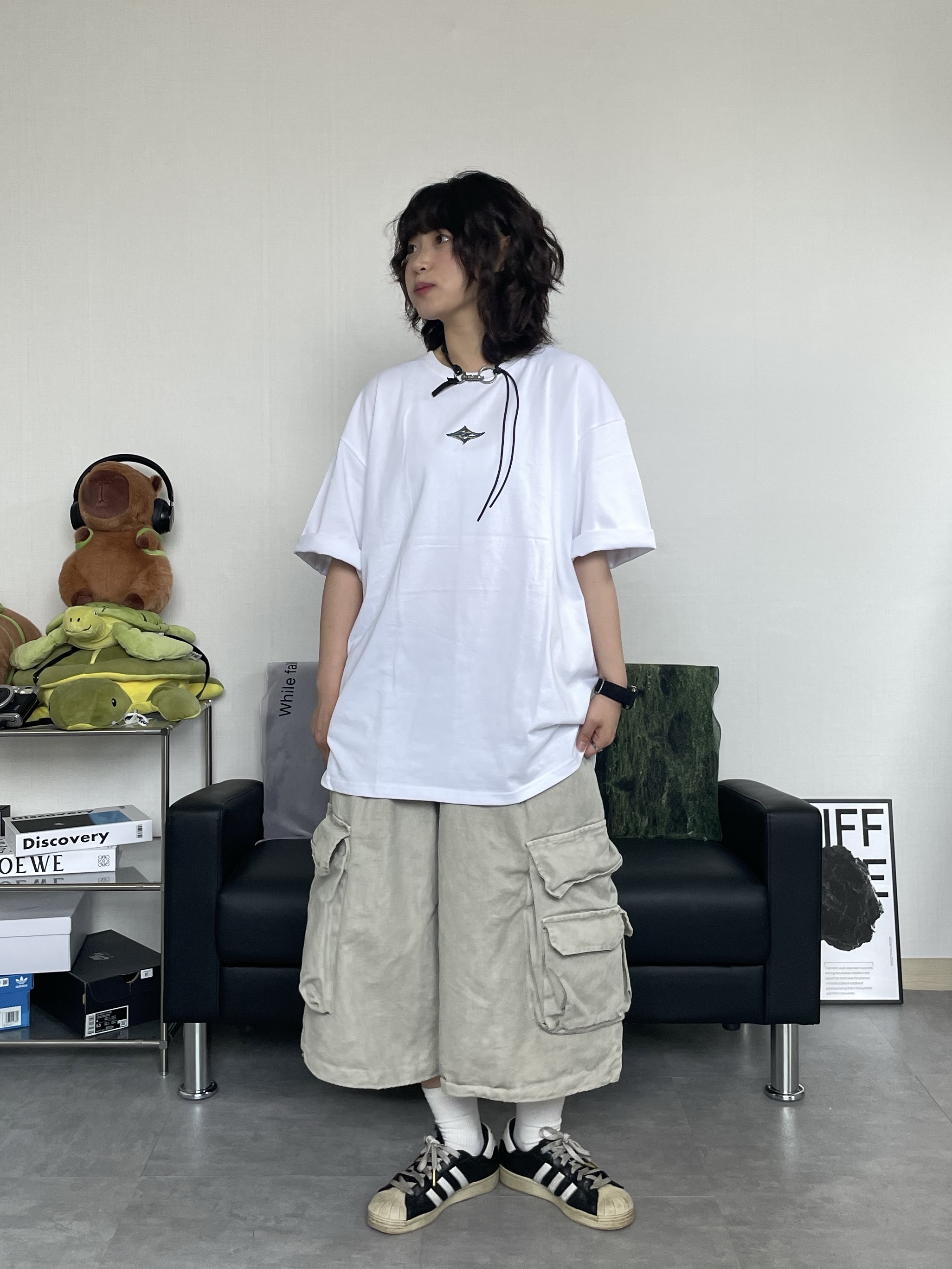 Adidas Superstar Premium Black White, Our Legacy Ladon Leather Keychain Black 착용 스타일 - 2