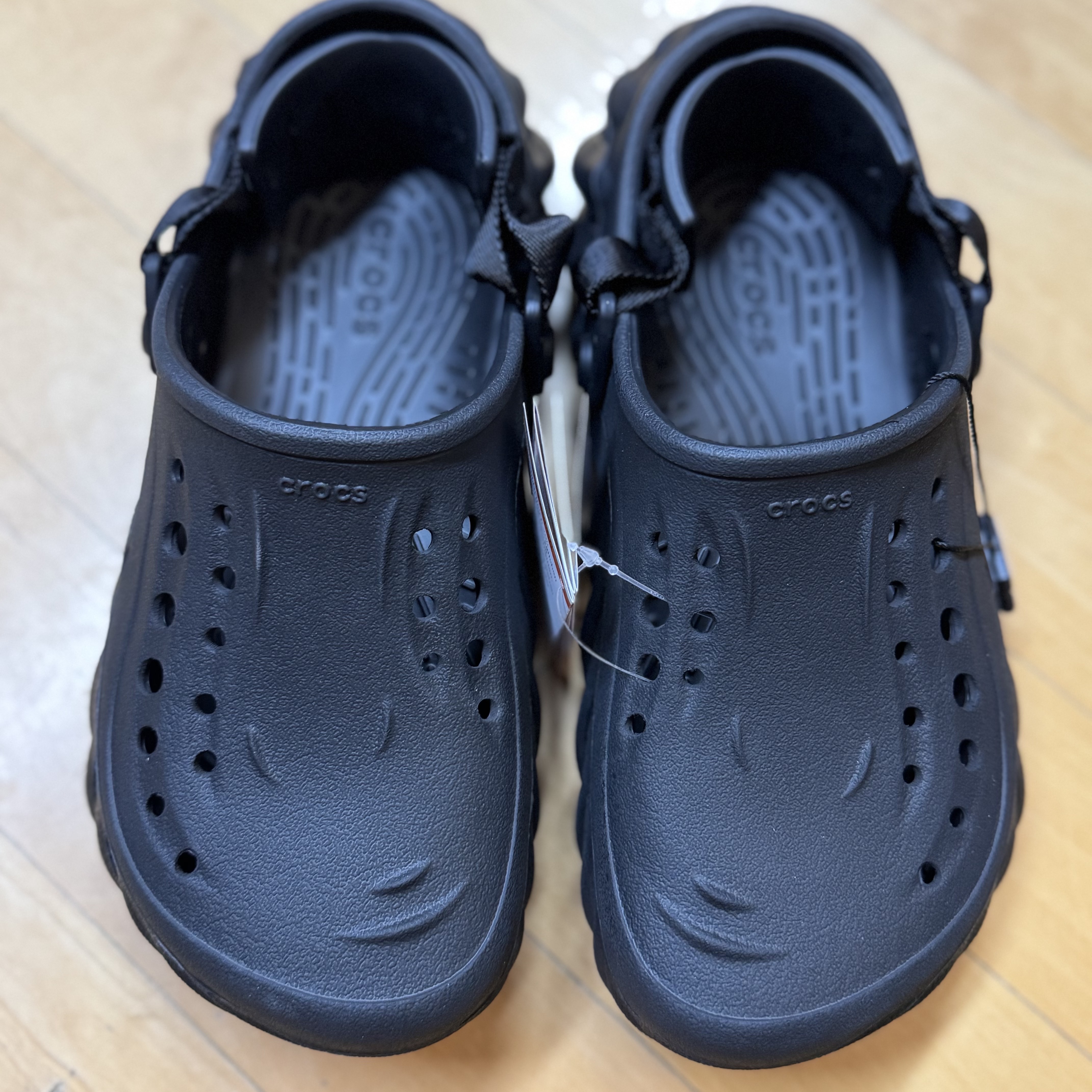Crocs Echo Clog Black 착용 스타일 - 4