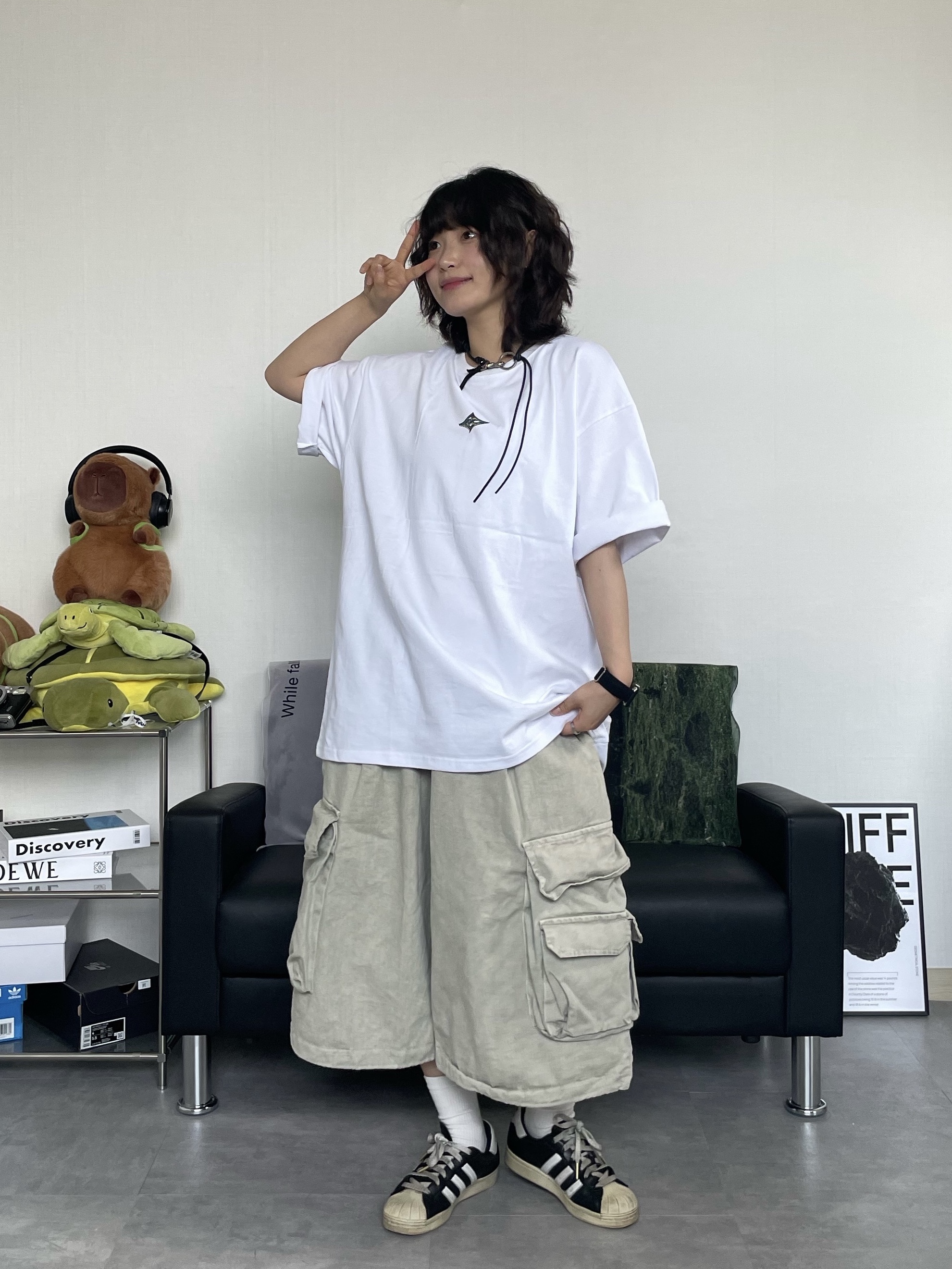 Adidas Superstar Premium Black White, Our Legacy Ladon Leather Keychain Black 착용 스타일 - 3