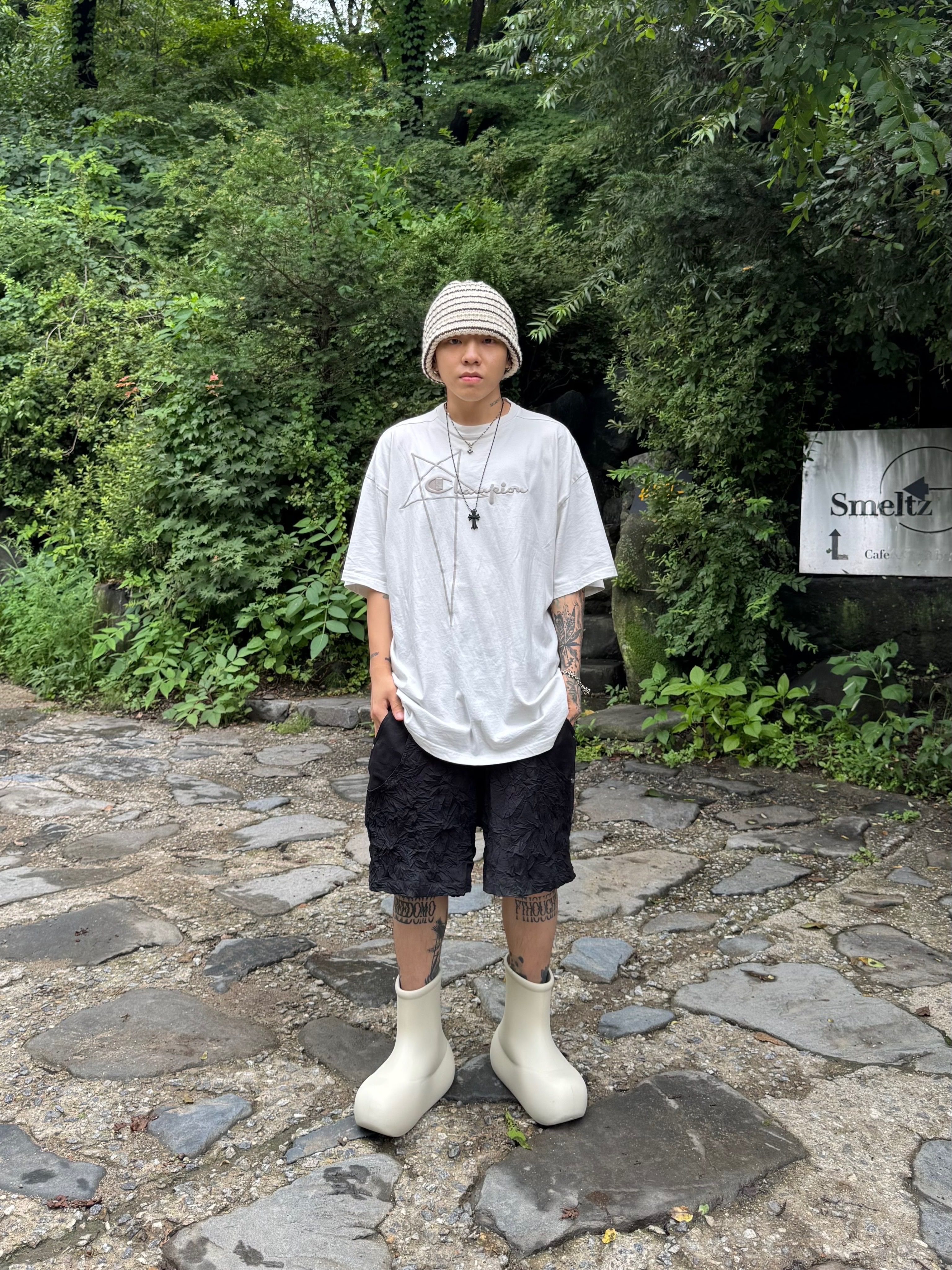 Taw&Toe Zerovity Murff Black, Chrome Hearts Silichrome CH Cross Pendant Black 2022/2023/2025 착용 스타일 - 3