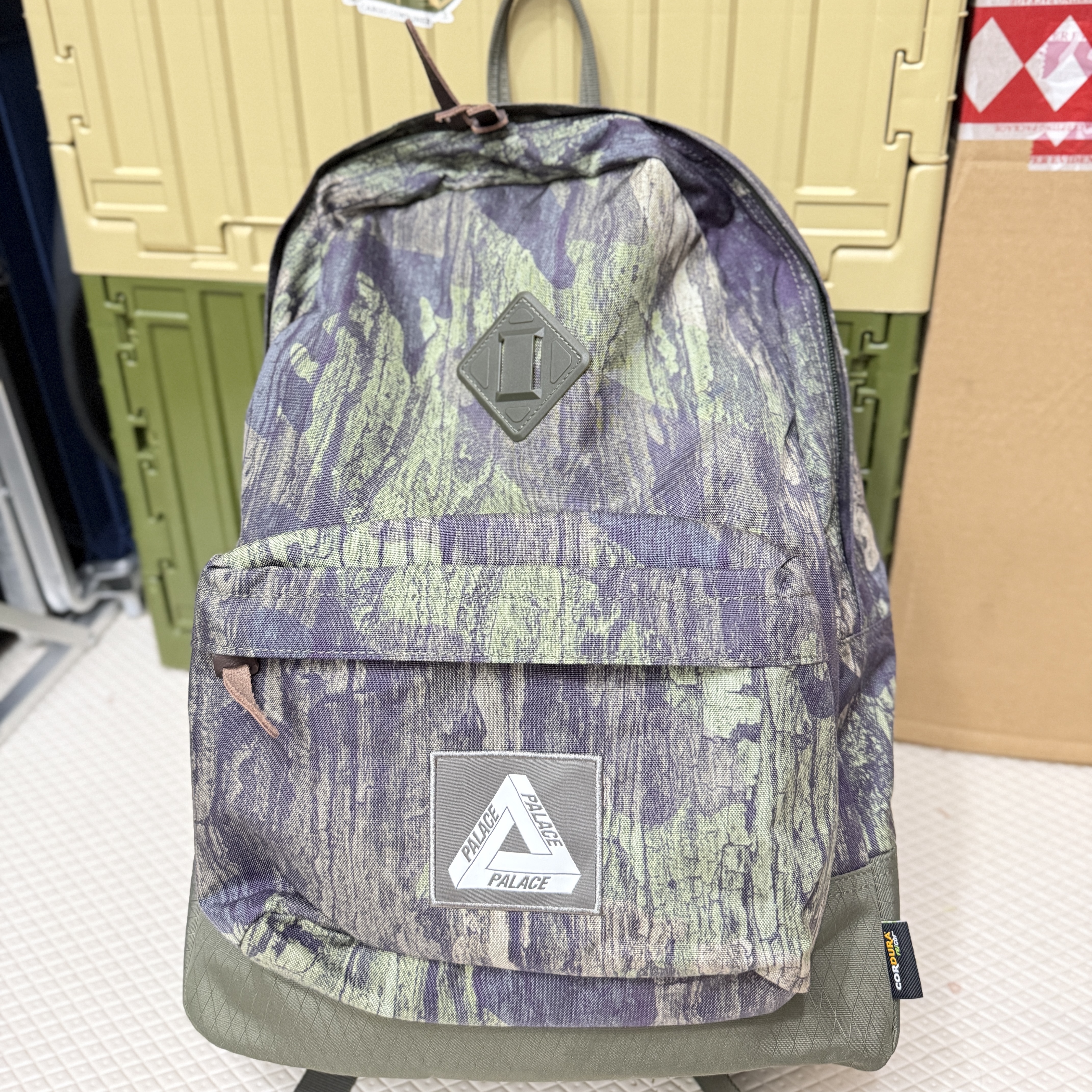 Palace Cordura Tri-Backpack Forest DPM - 24SS 착용 스타일 - 1