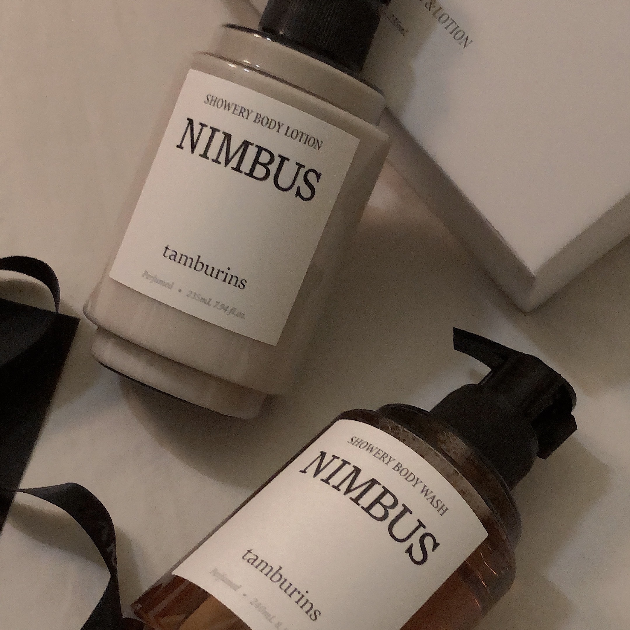 Tamburins Showery Body Wash Nimbus 240ml, Tamburins Showery Body Lotion Nimbus 235ml 착용 스타일
