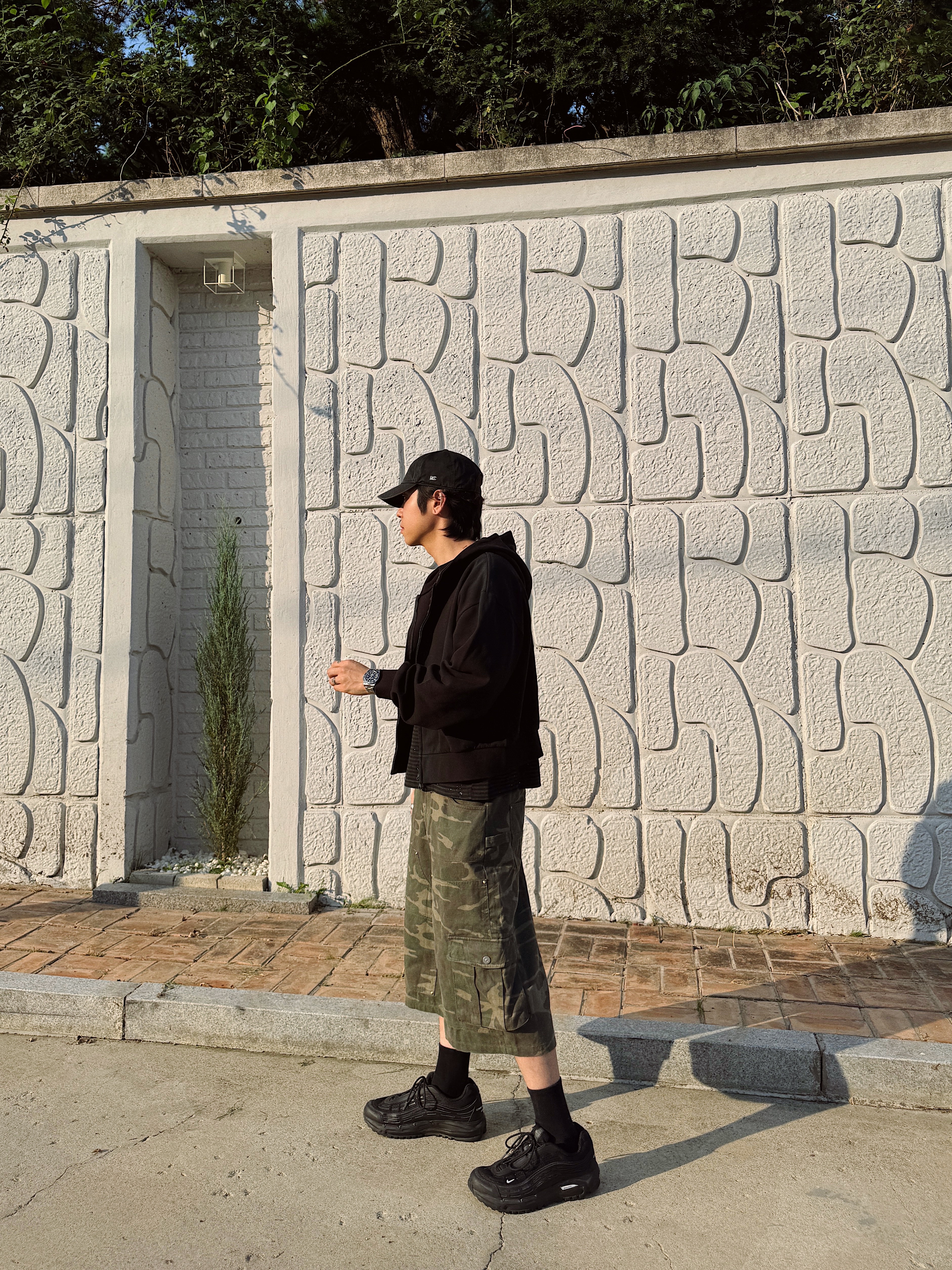 Vacant Archive Moksha Bermuda Pants Camo, Nike x Comme des Garcons Homme Plus Air Max TL 2.5 Black 착용 스타일 - 1